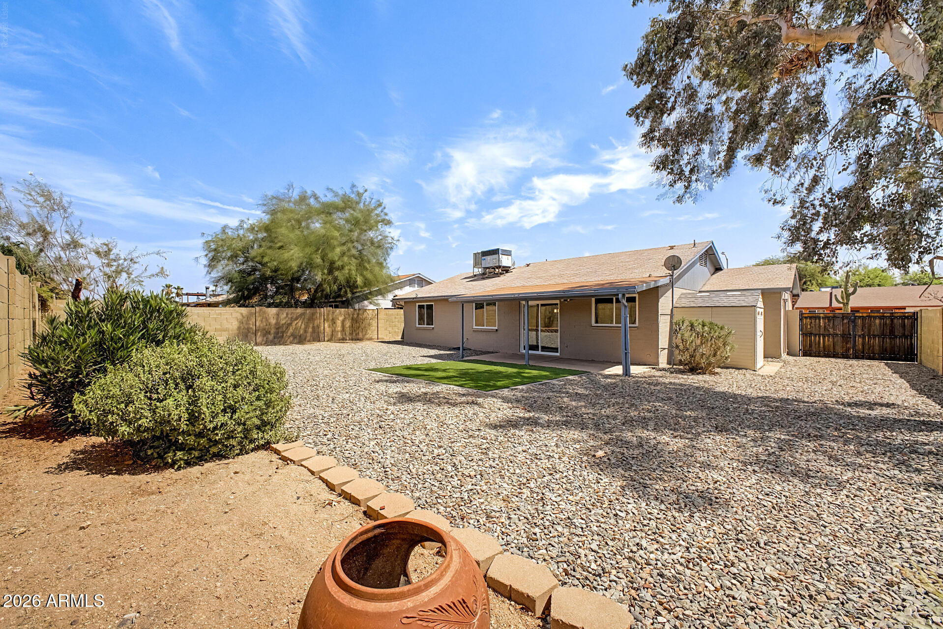 3720 W LIBBY Street