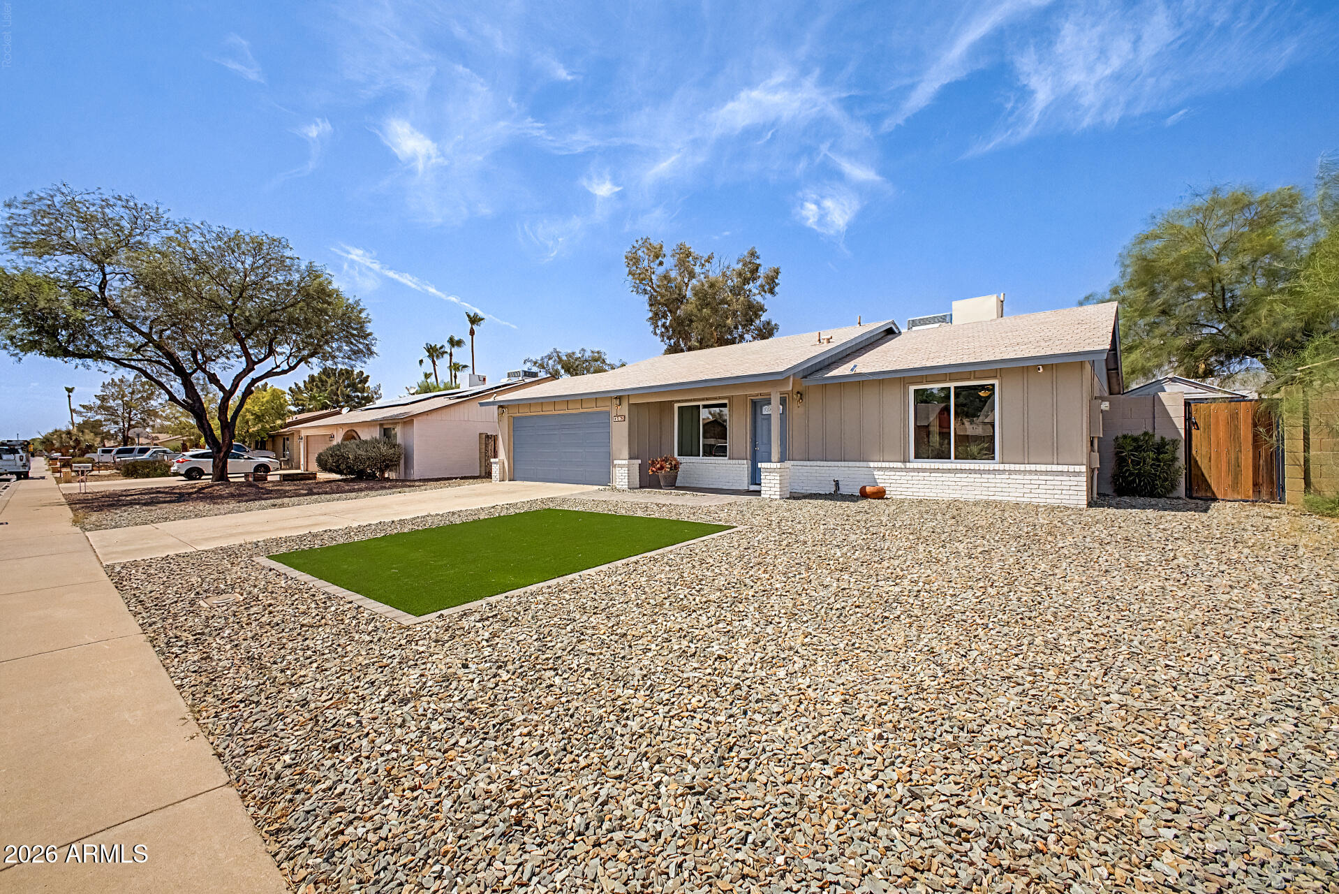 3720 W LIBBY Street