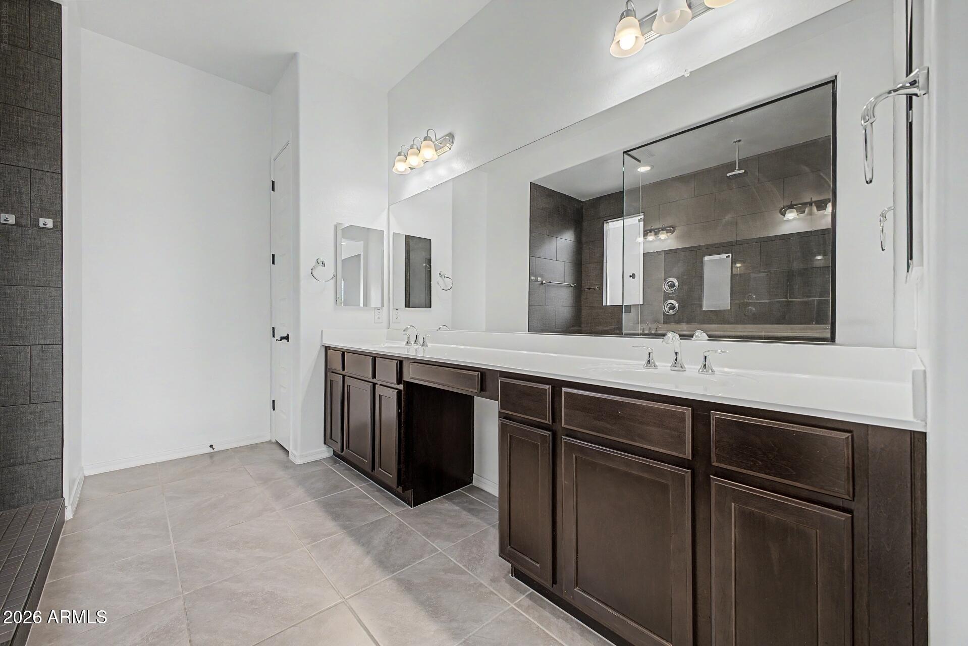 11814 S 51ST Drive