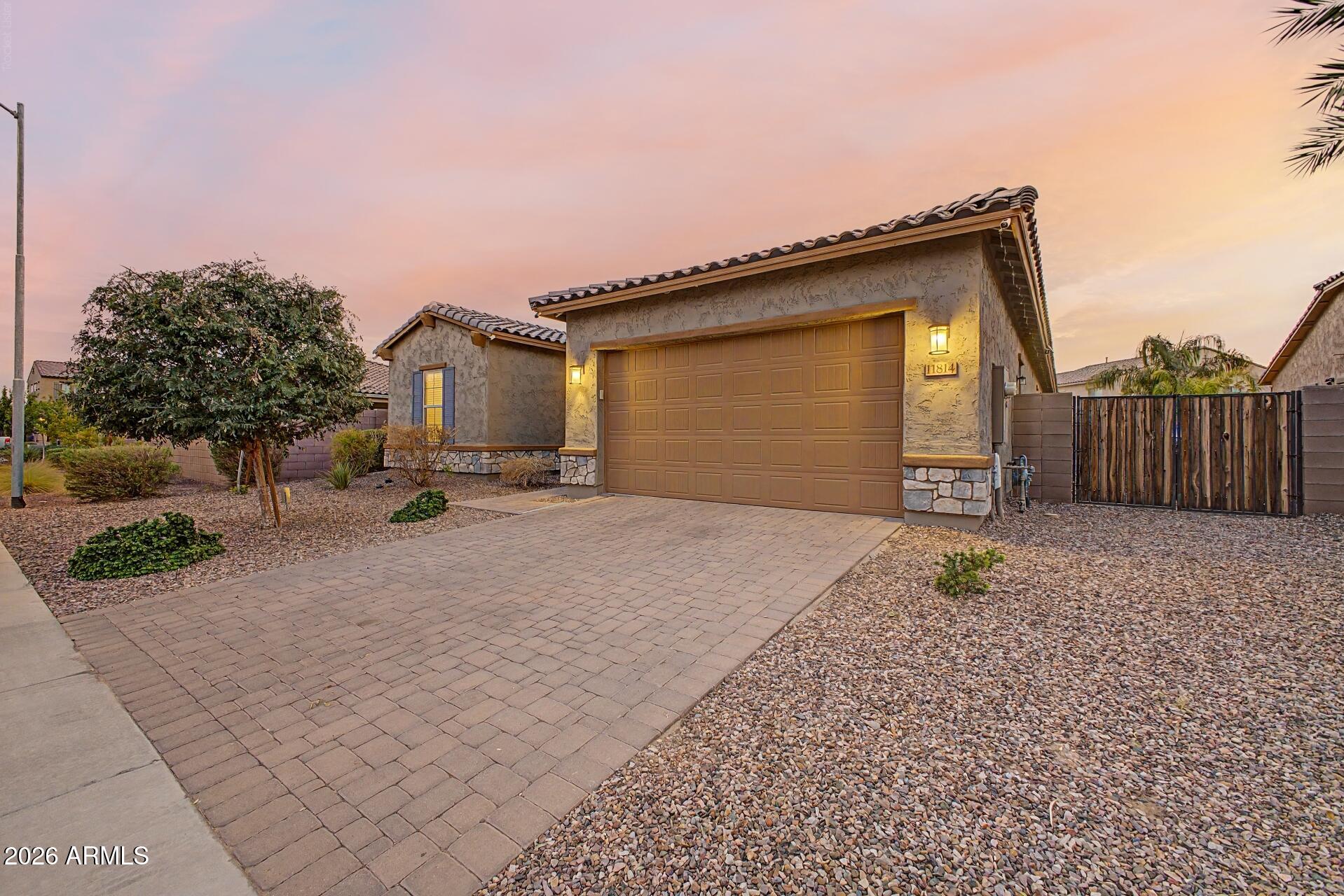 11814 S 51ST Drive
