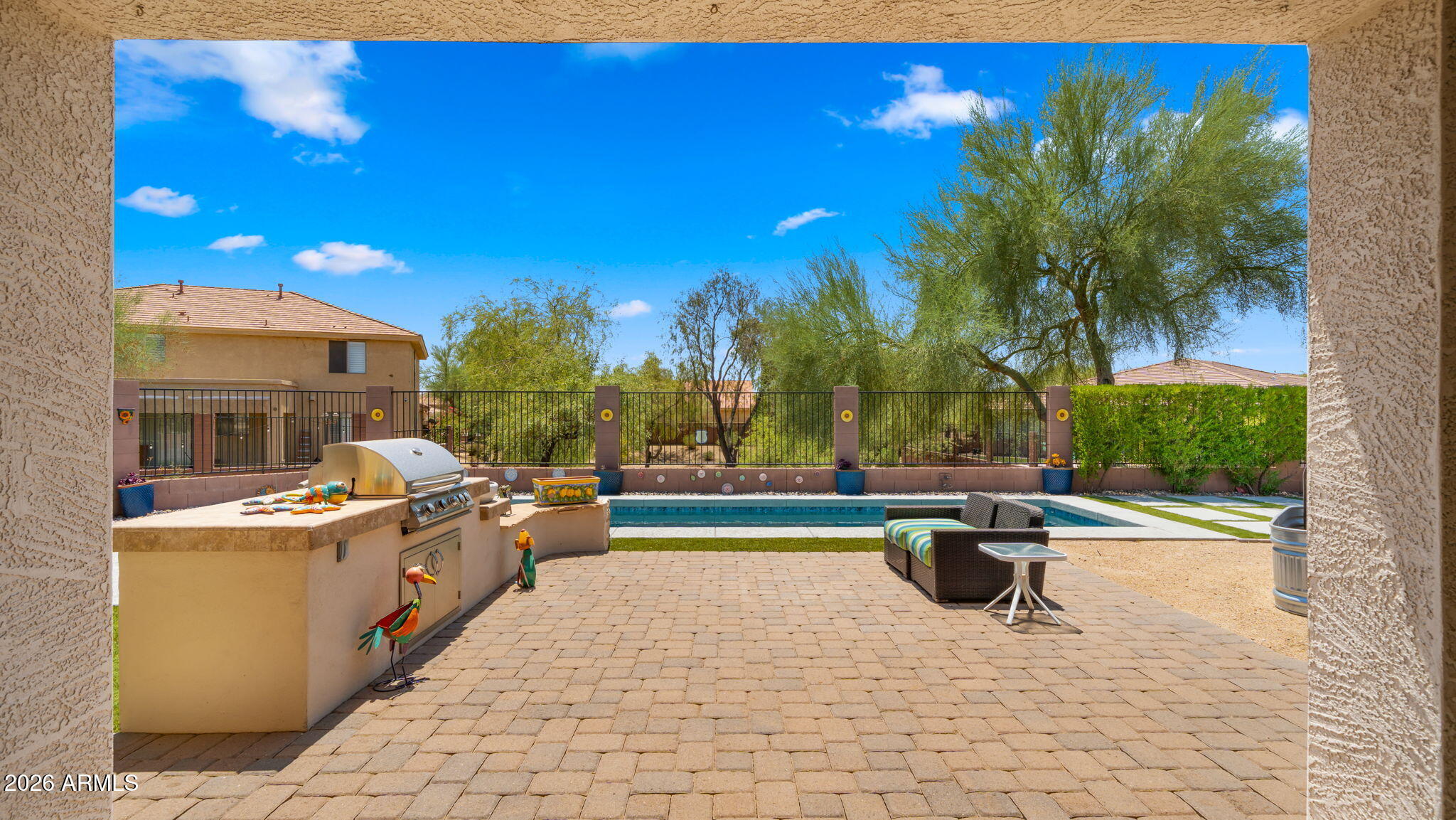 2407 W MAYA Way