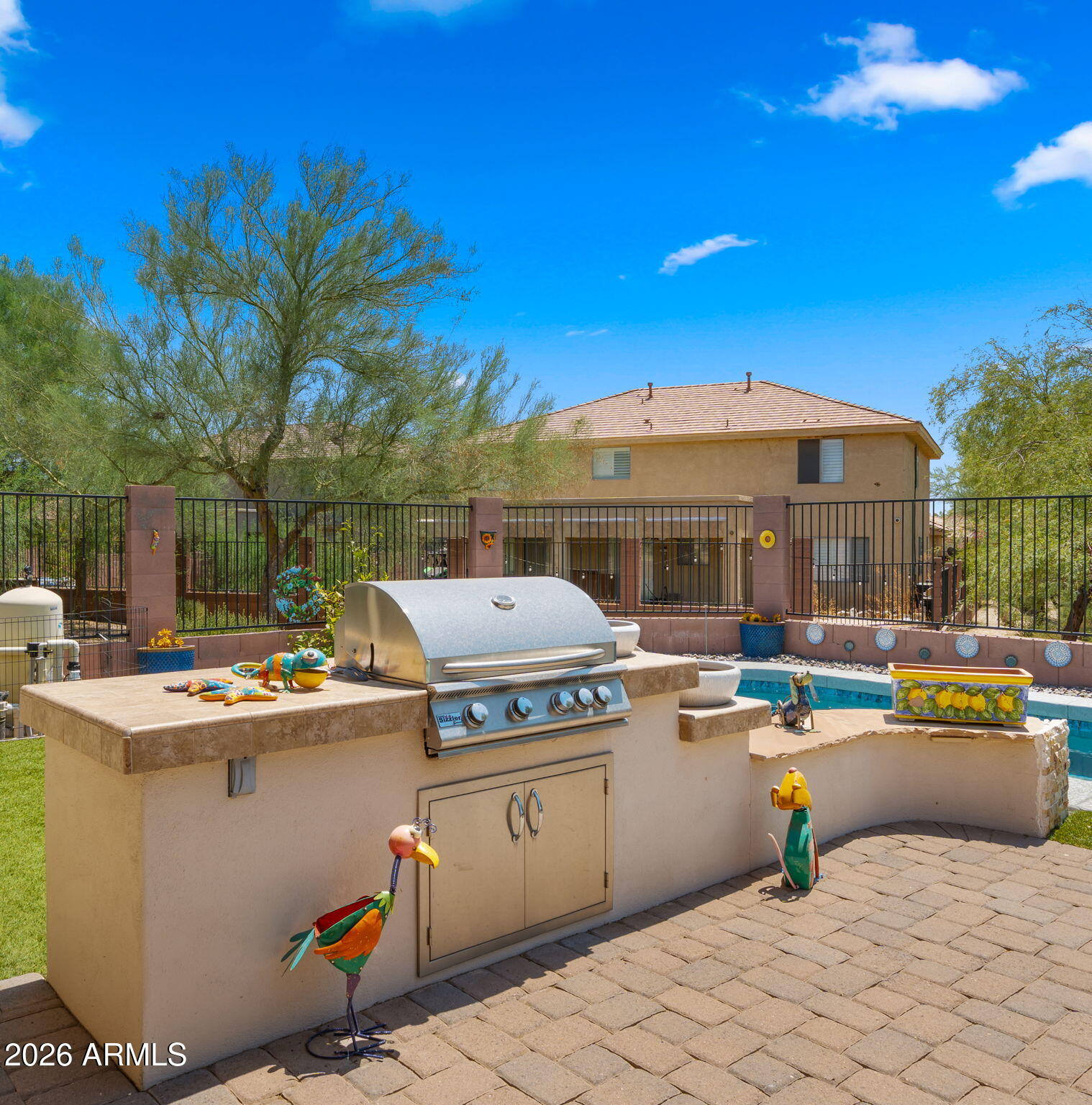 2407 W MAYA Way