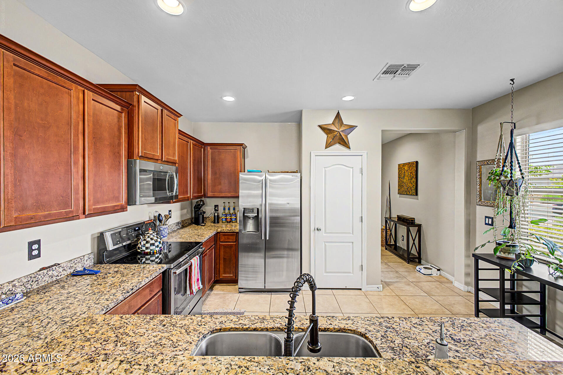 25399 W HEATHERMOOR Drive