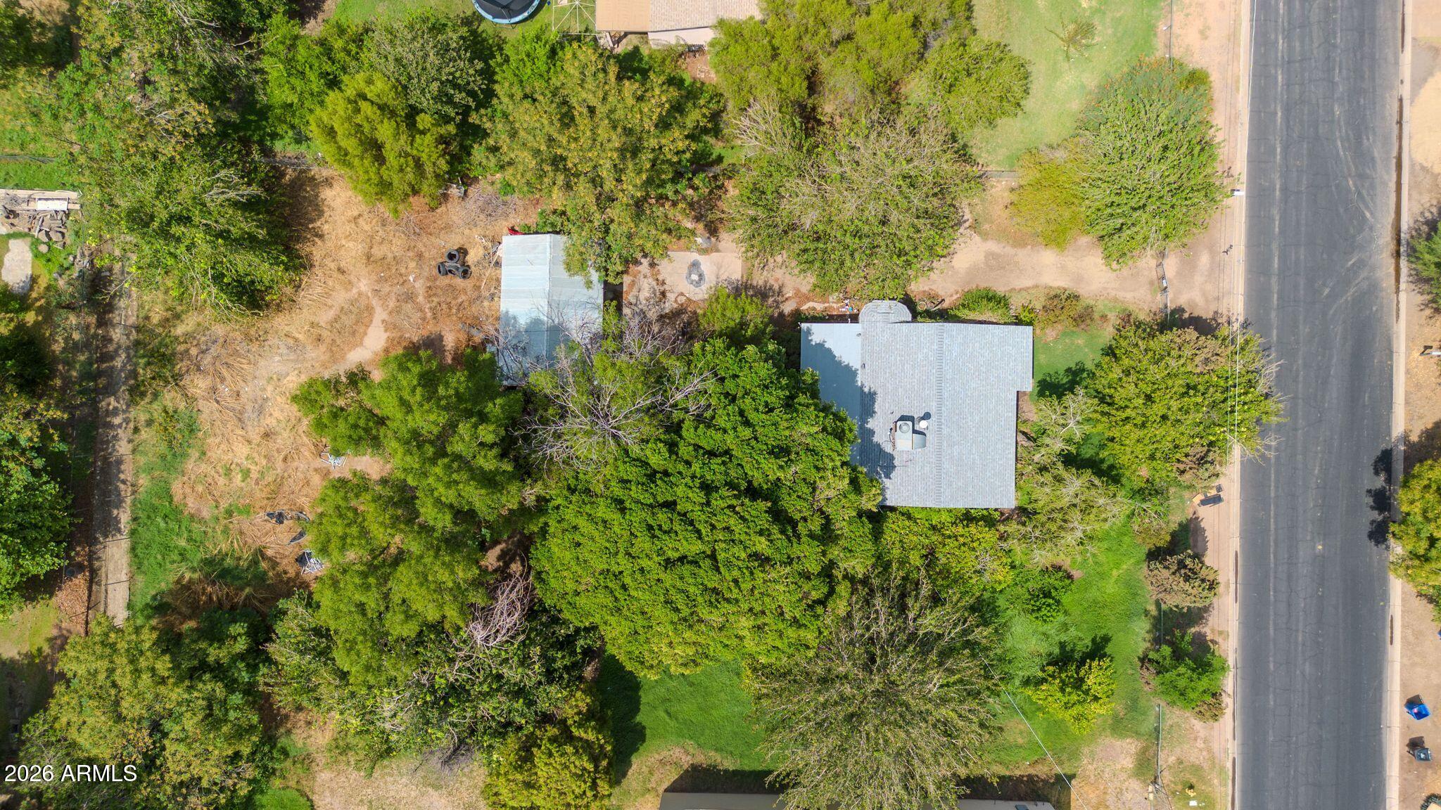 915 W TAMARISK Street