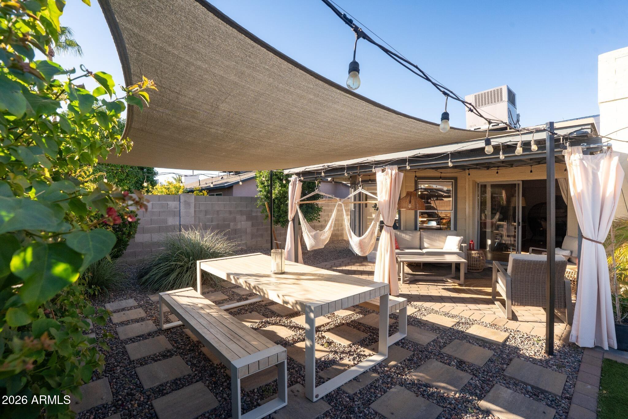 3911 E DAHLIA Drive