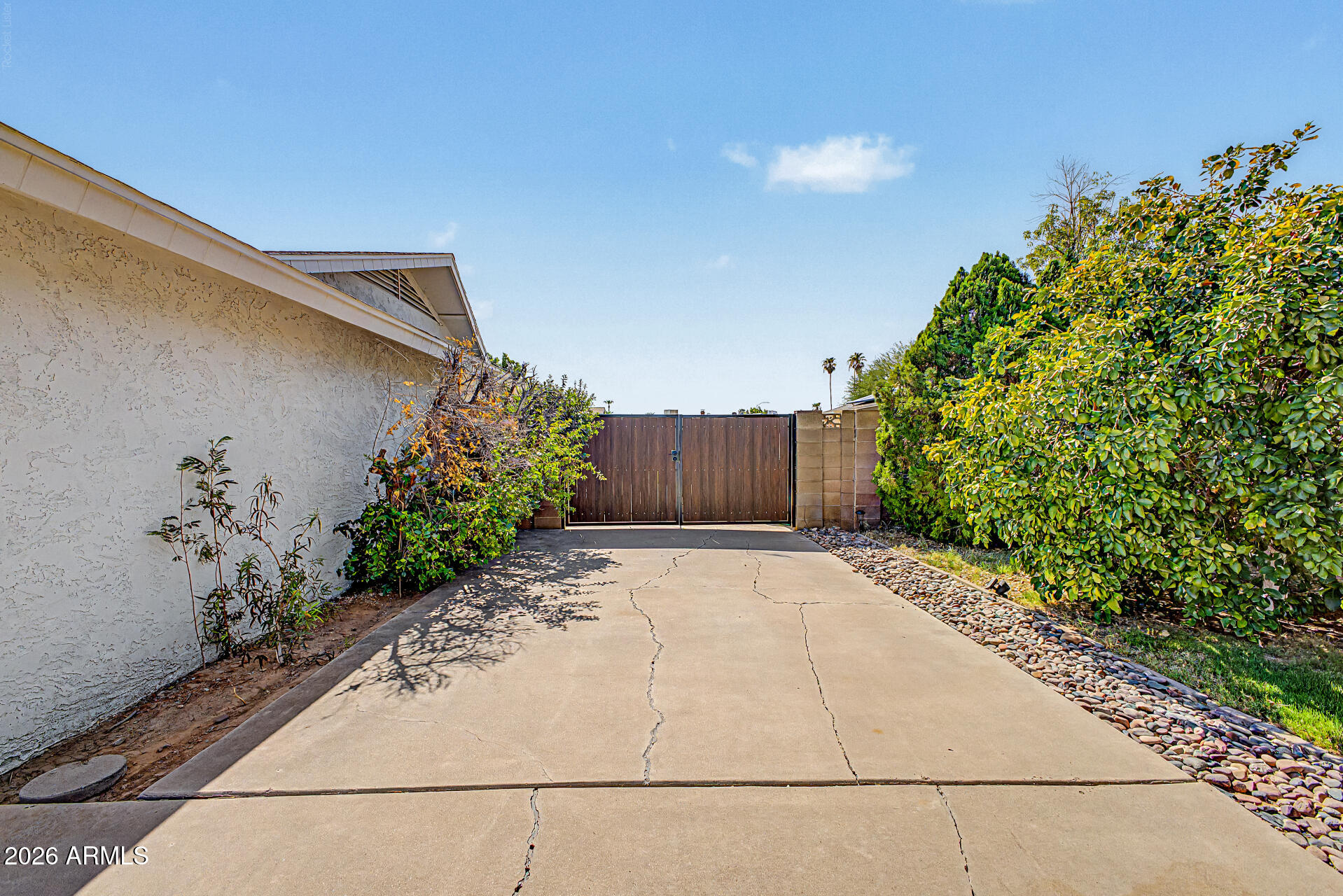 1326 S SPUR