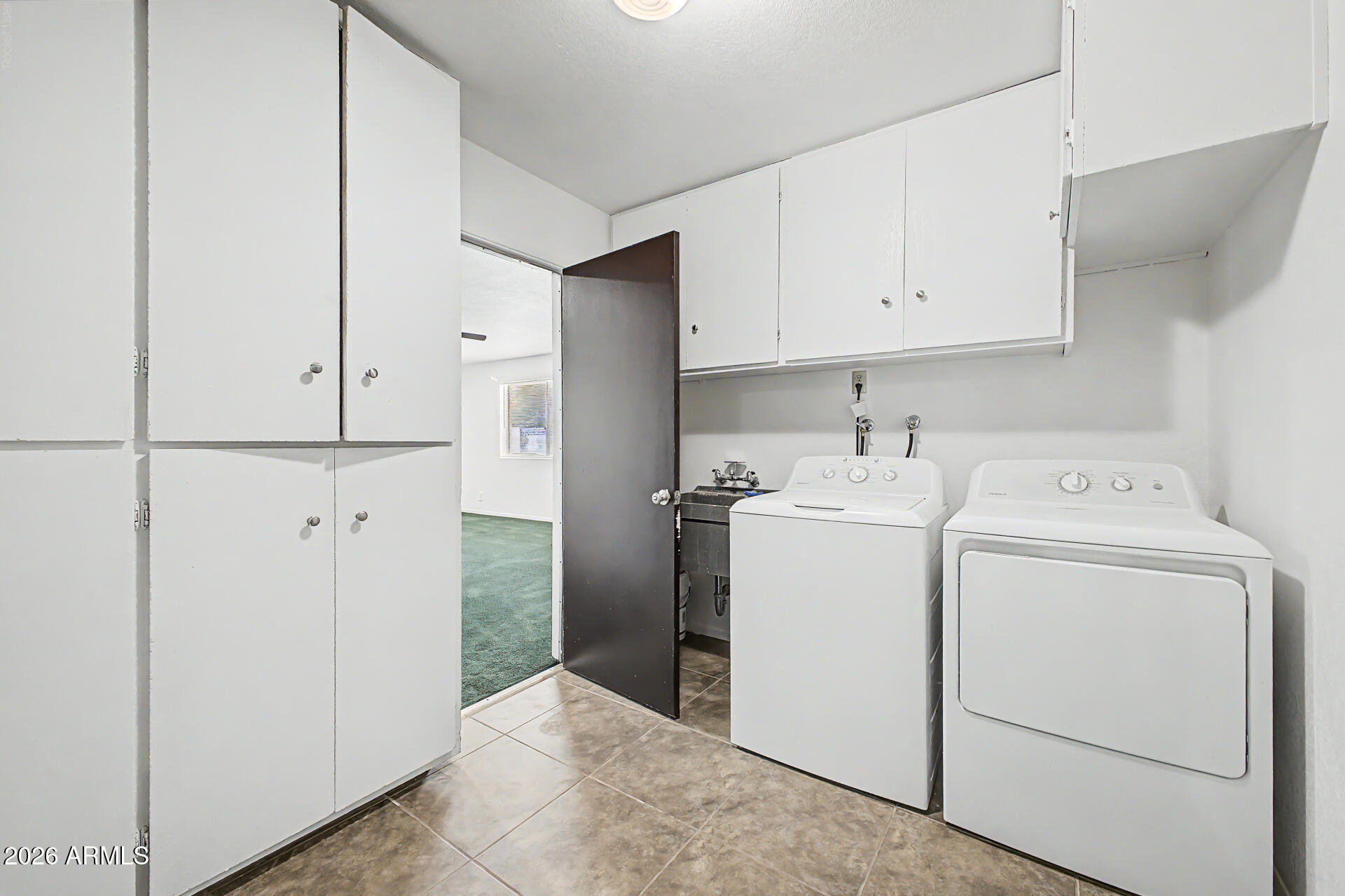 1326 S SPUR
