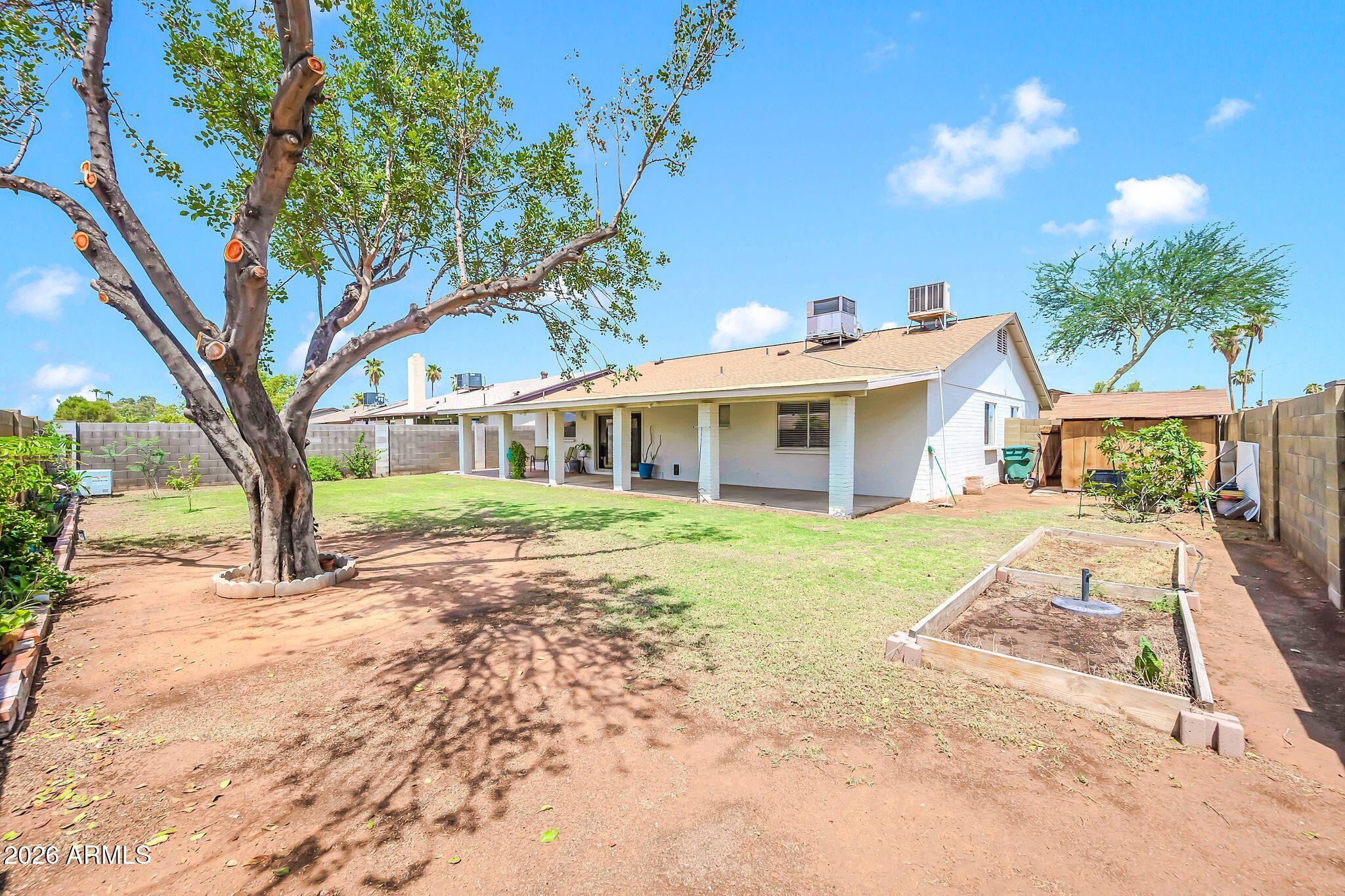 2535 E HOPI Avenue