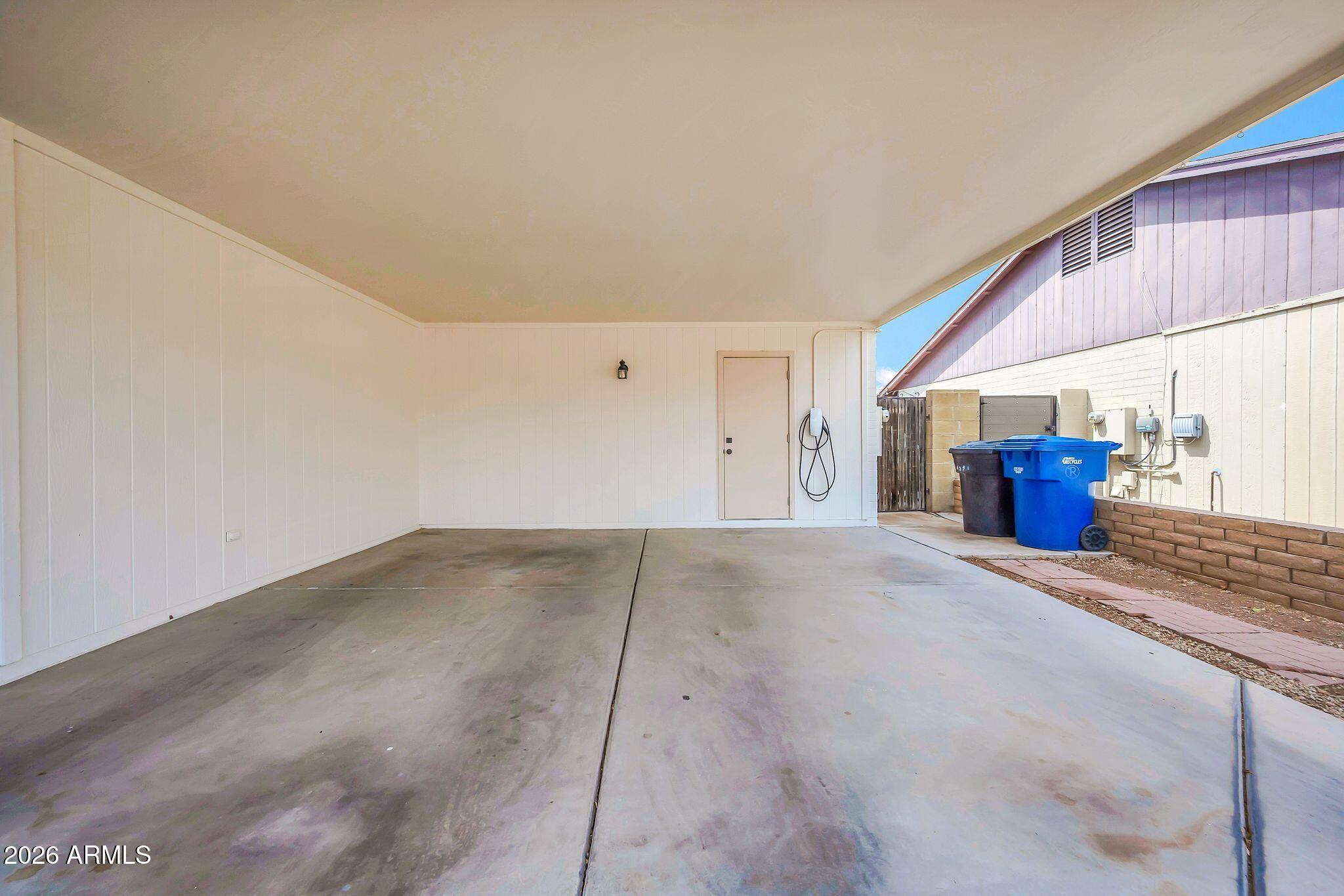 2535 E HOPI Avenue
