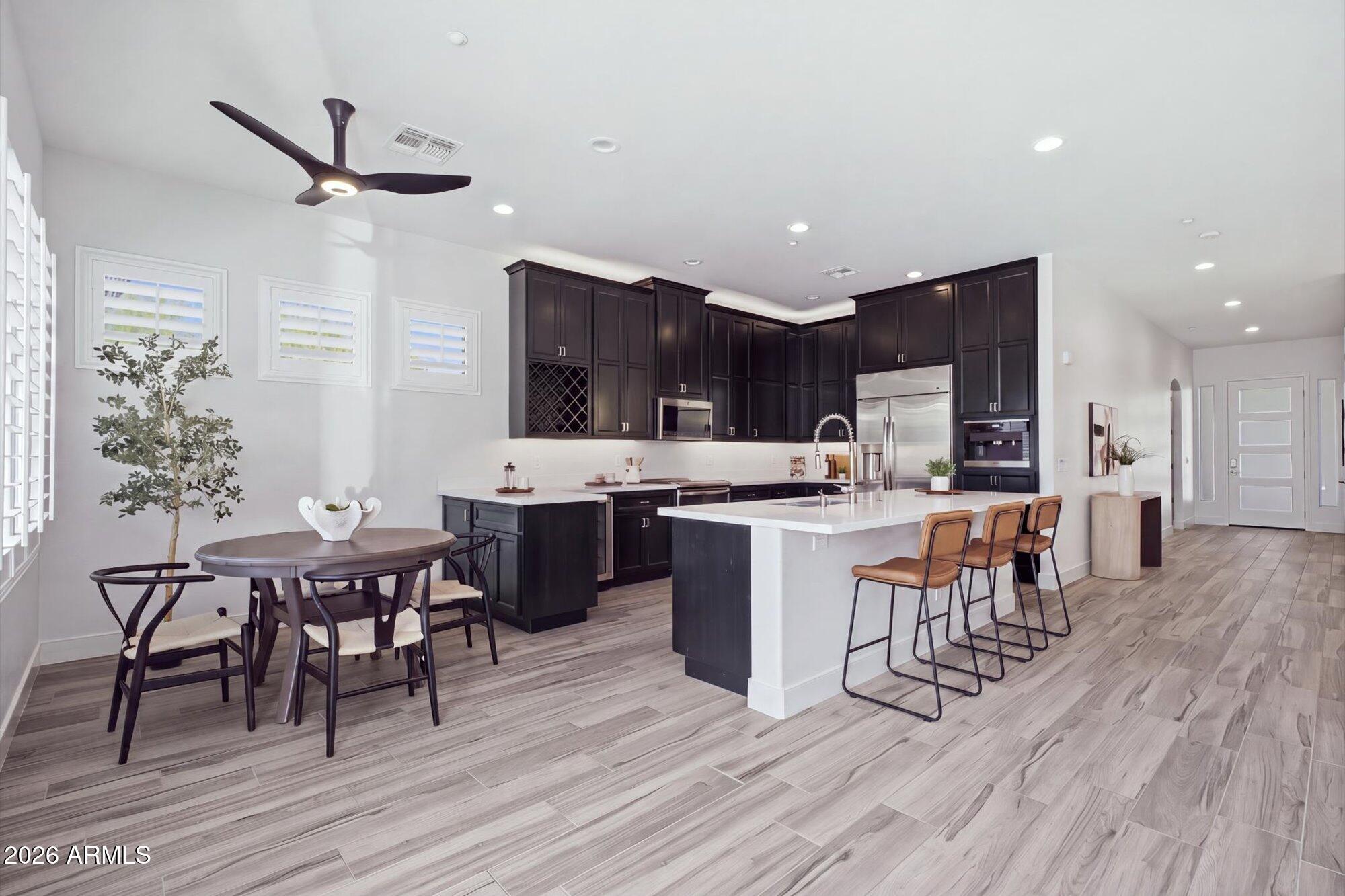 10401 E HELM Drive
