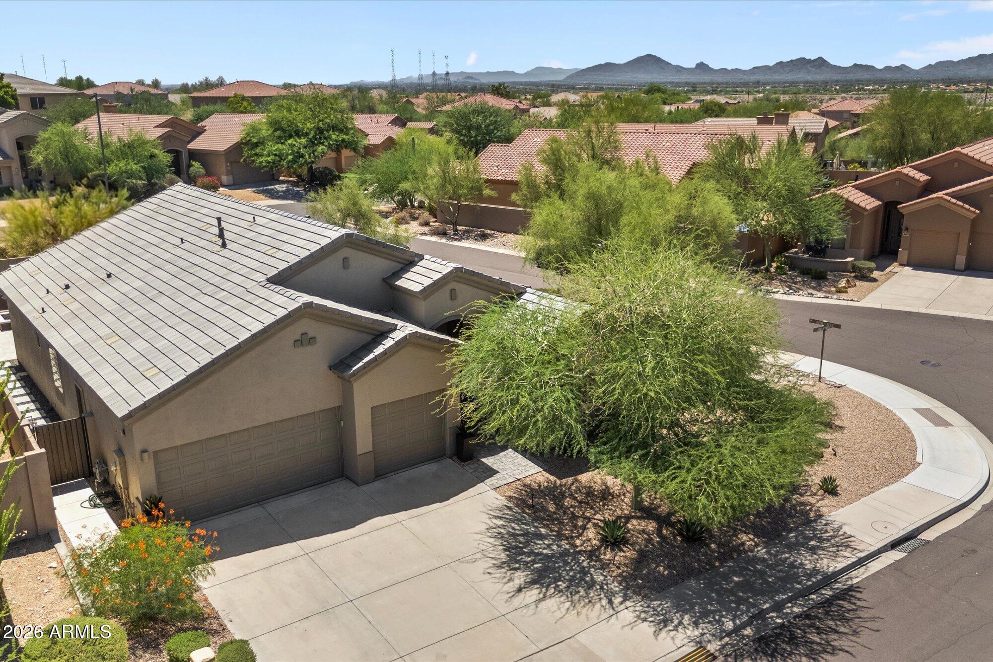 10401 E HELM Drive