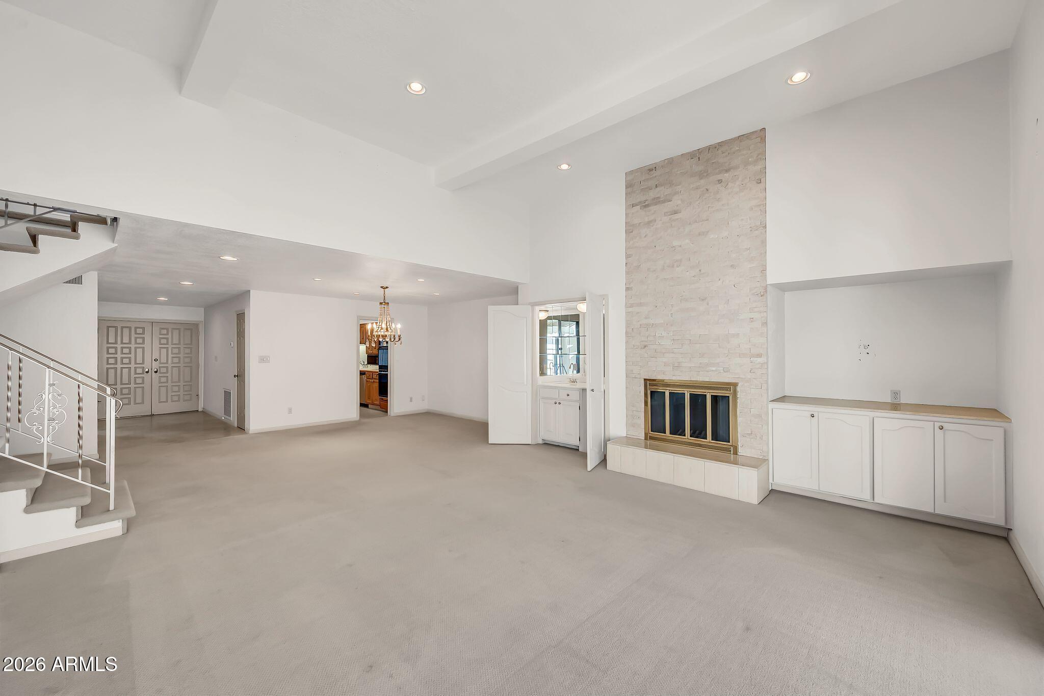 77 E MISSOURI Avenue 57