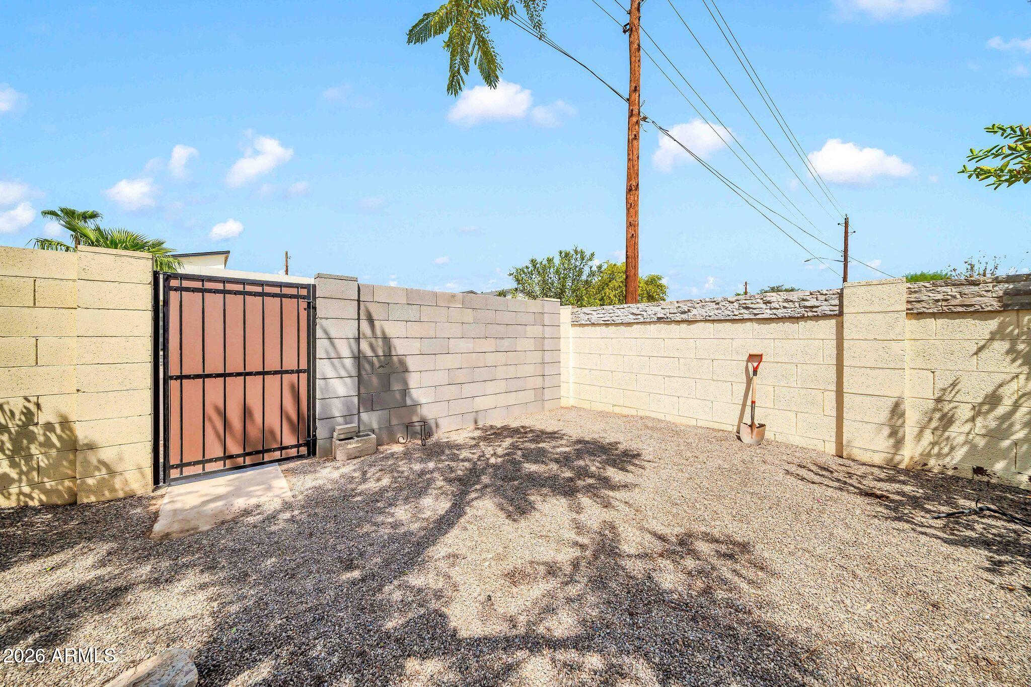 4539 N 10TH Avenue