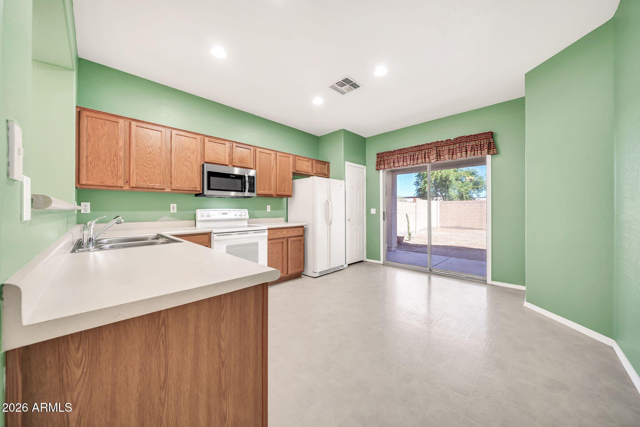 2312 W ALTA VISTA Road