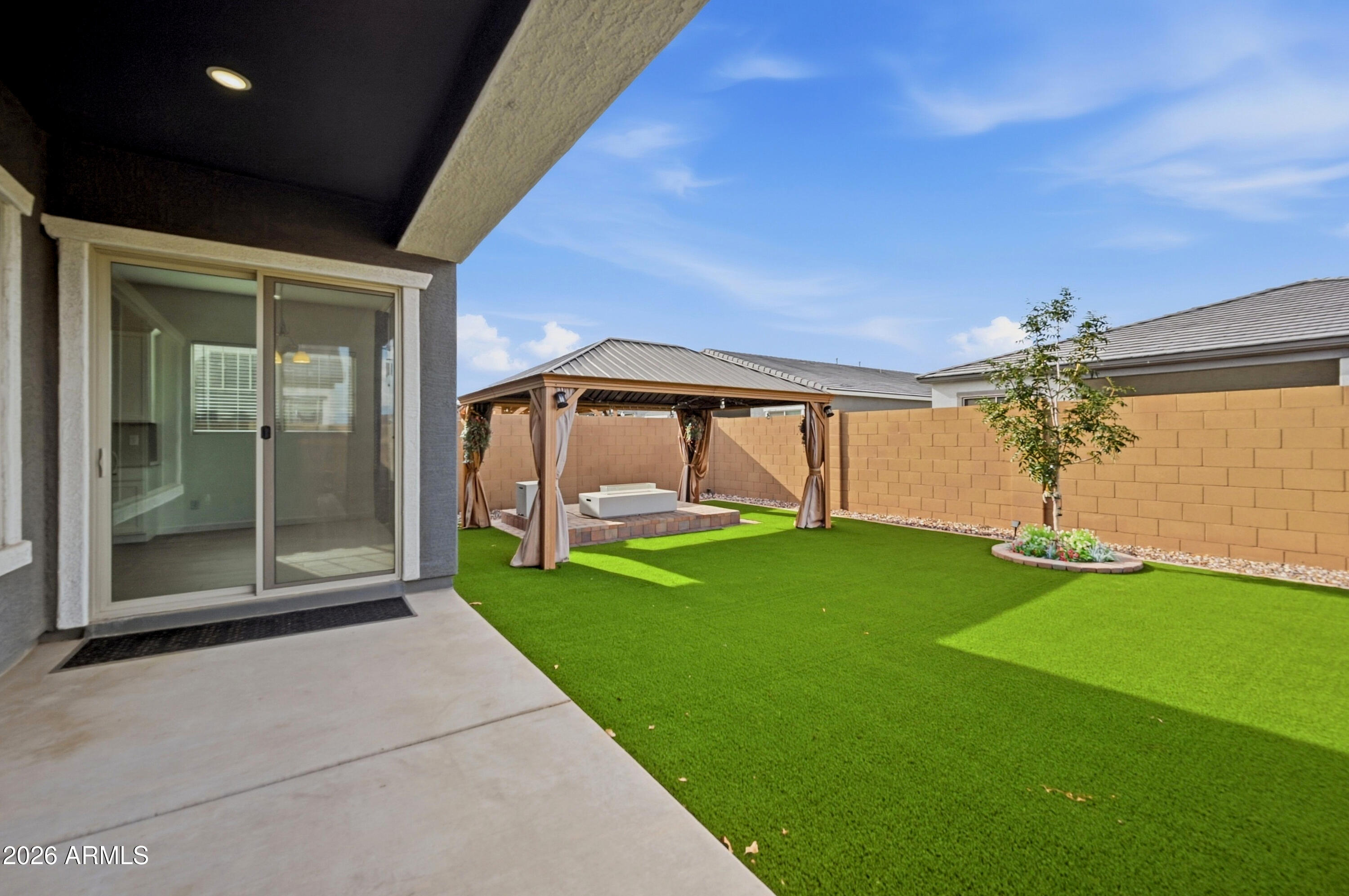 22658 E Roundup Way