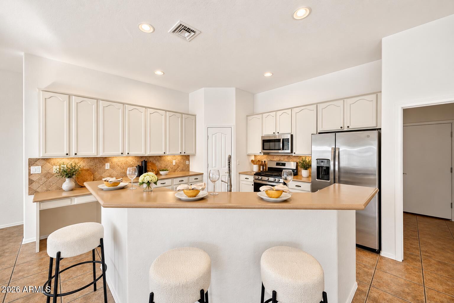 89 E ELGIN Street
