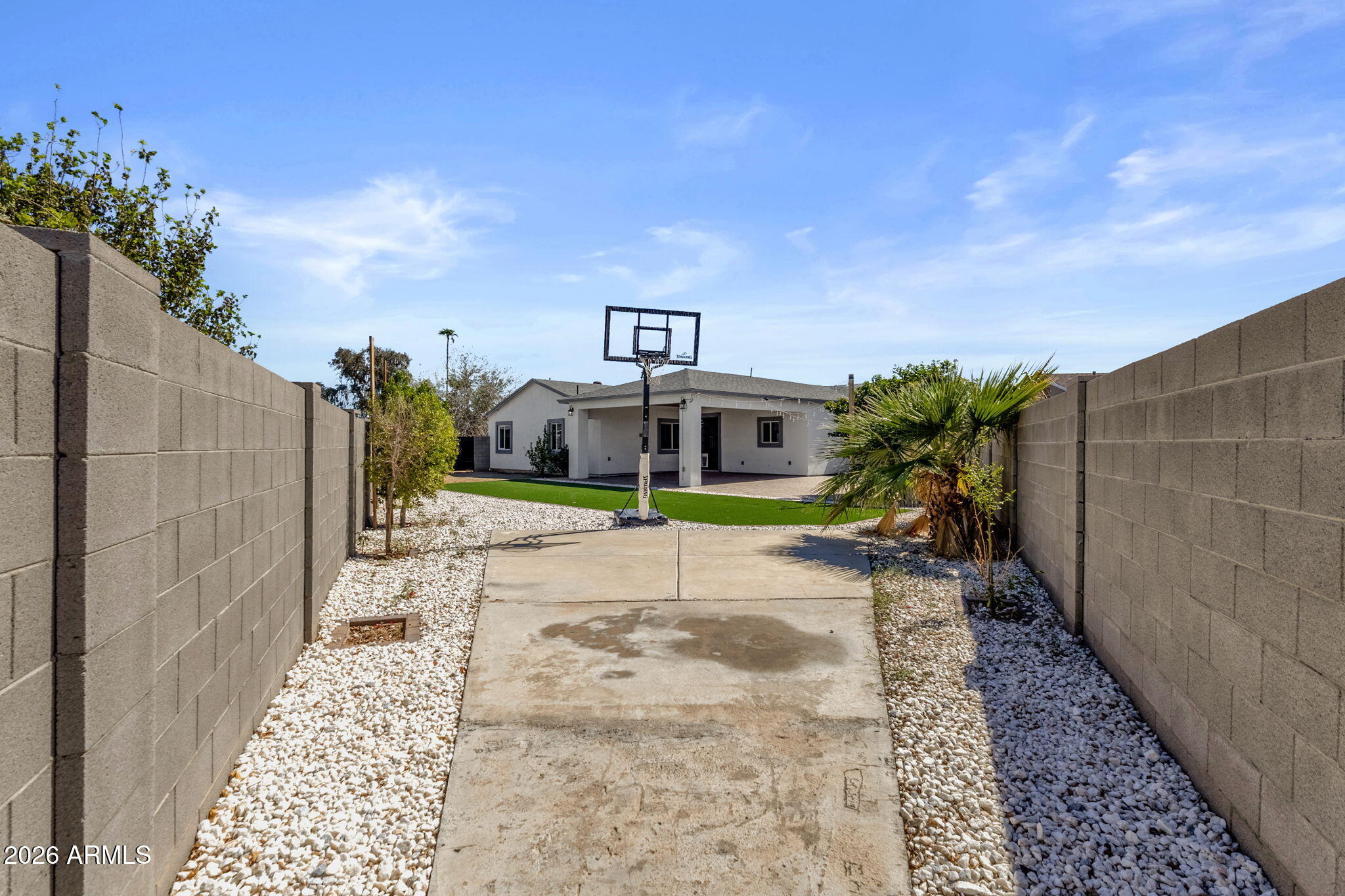 7254 W NORTH Lane