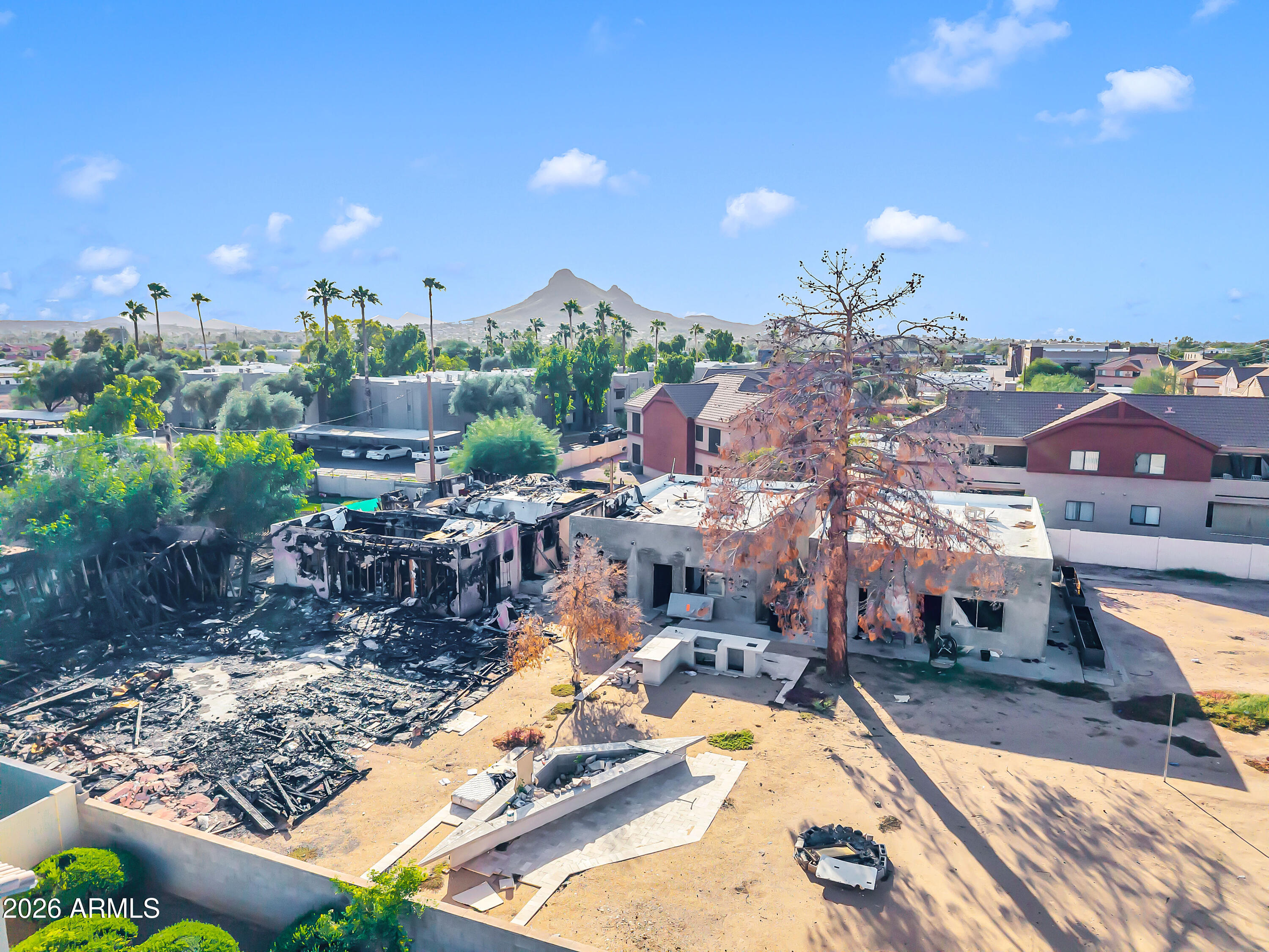 2601 E PARADISE Lane