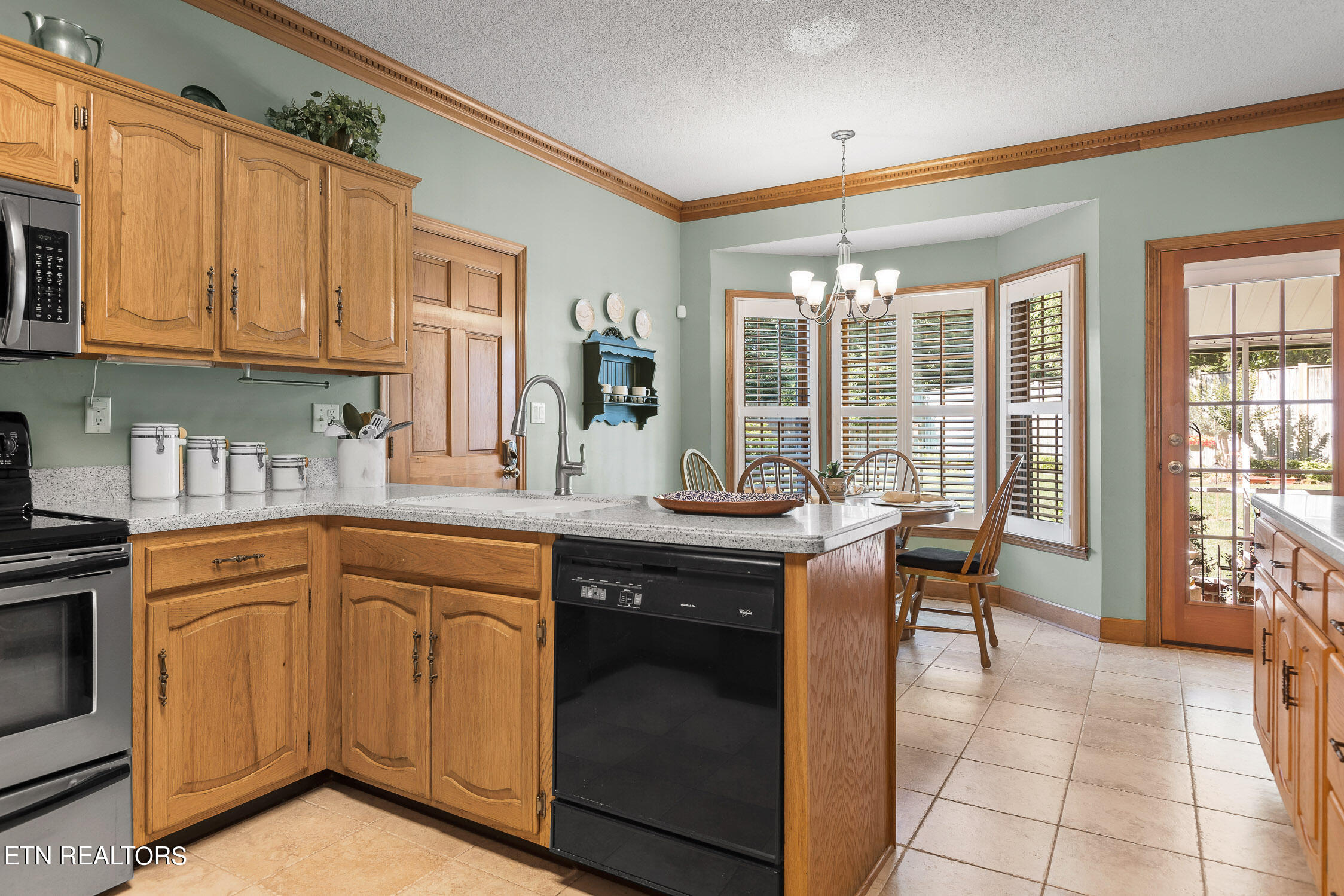 101 NW Blueberry Hill Rd