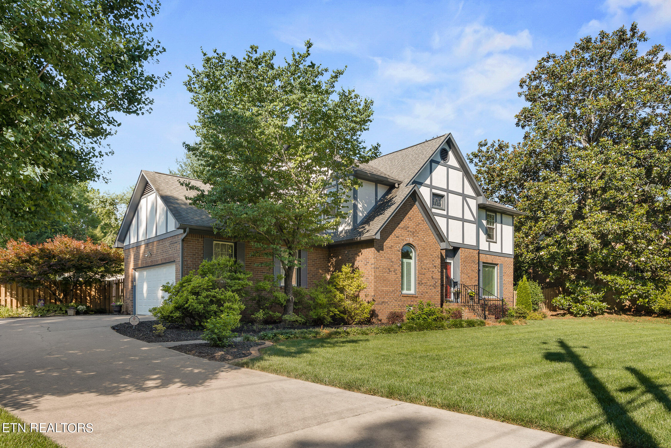 101 NW Blueberry Hill Rd