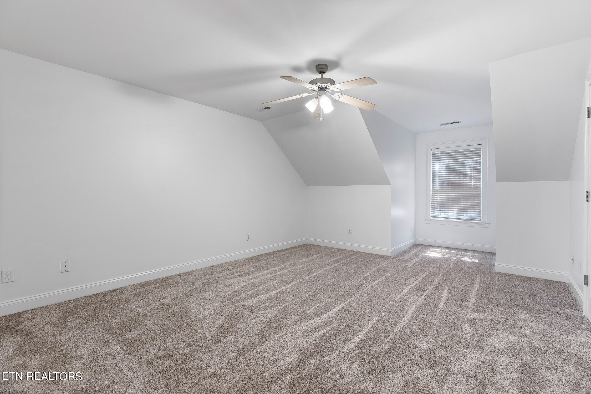 7504 Noah Reid Rd