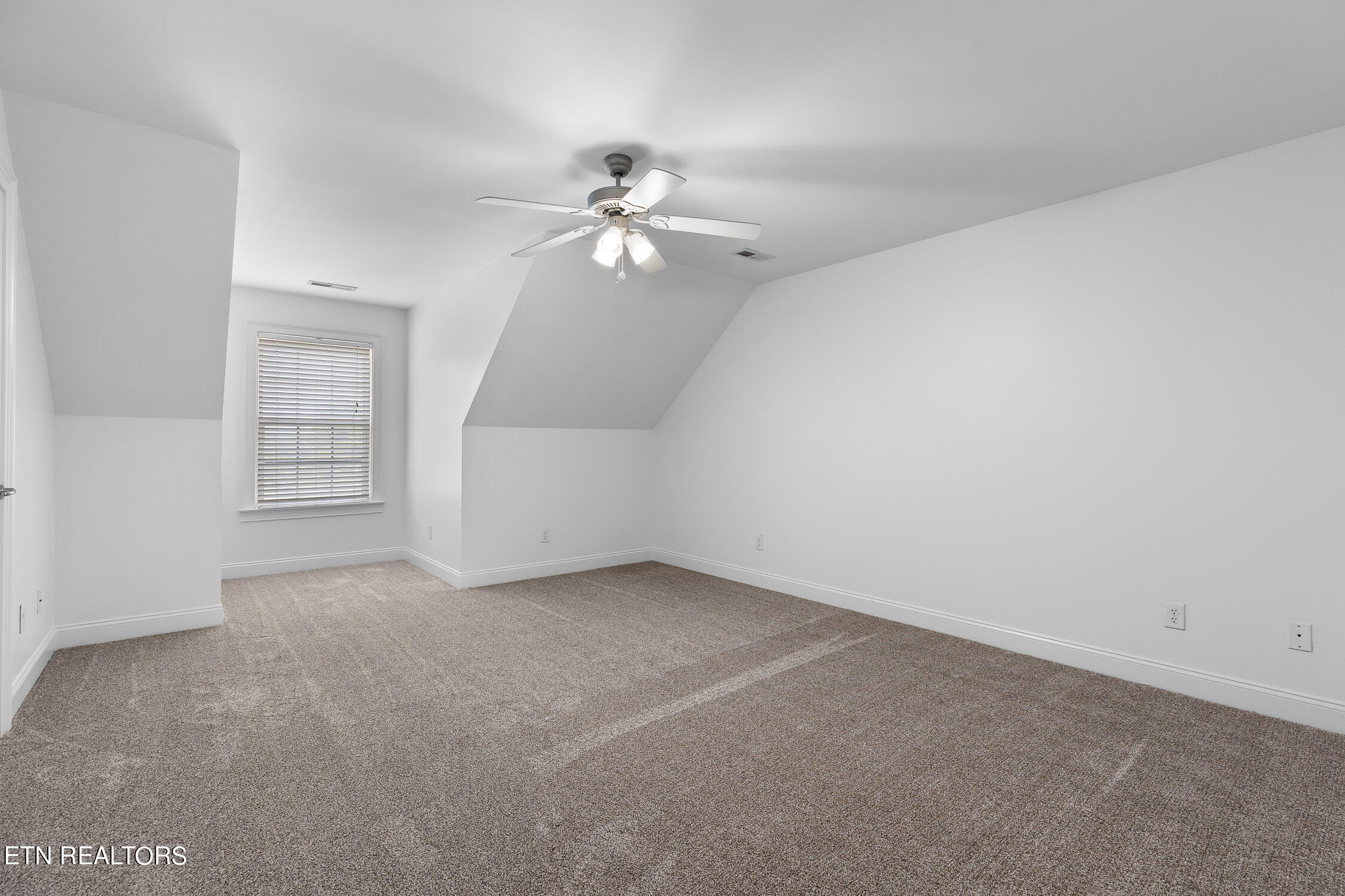 7504 Noah Reid Rd