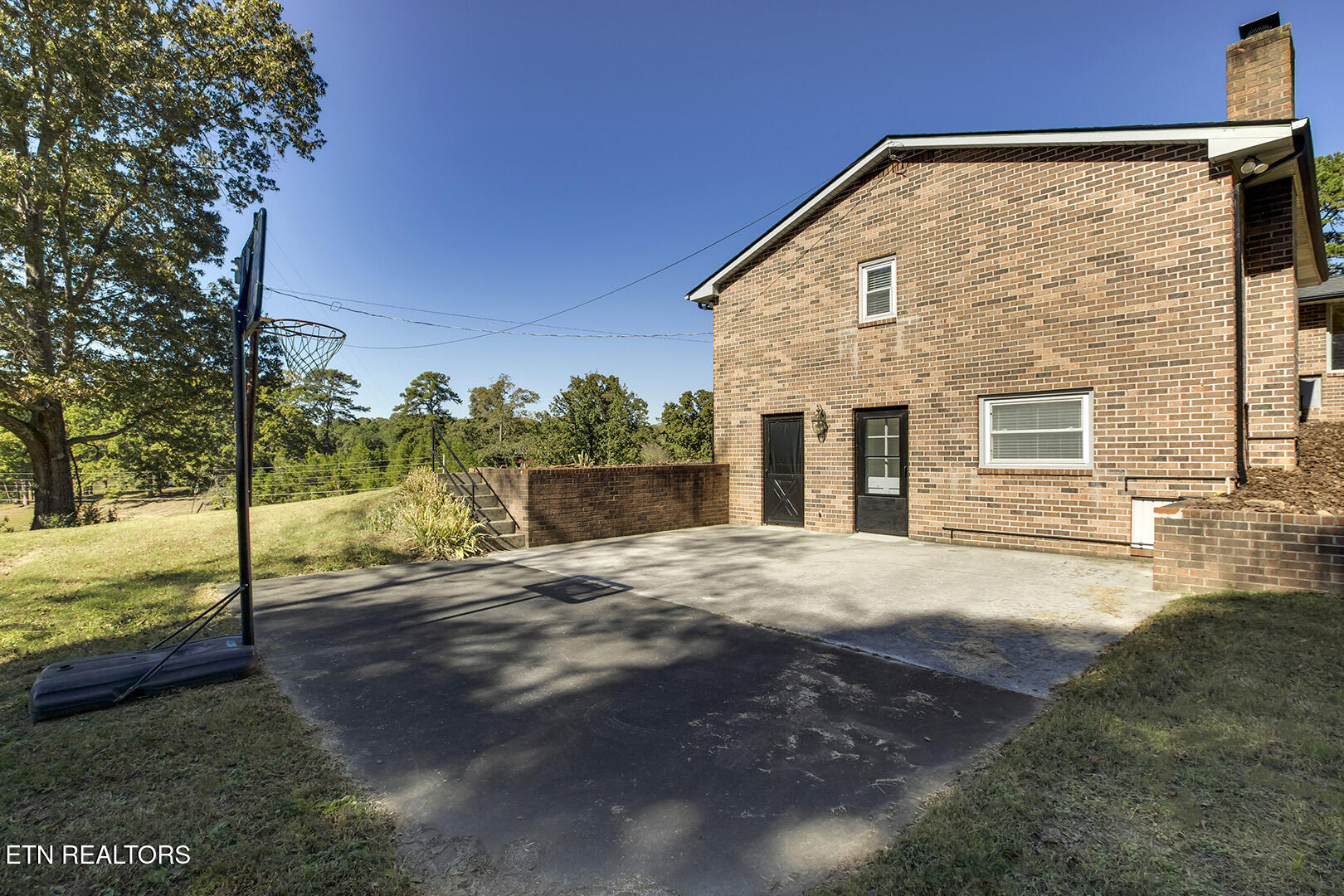 1050 Lawnville Rd