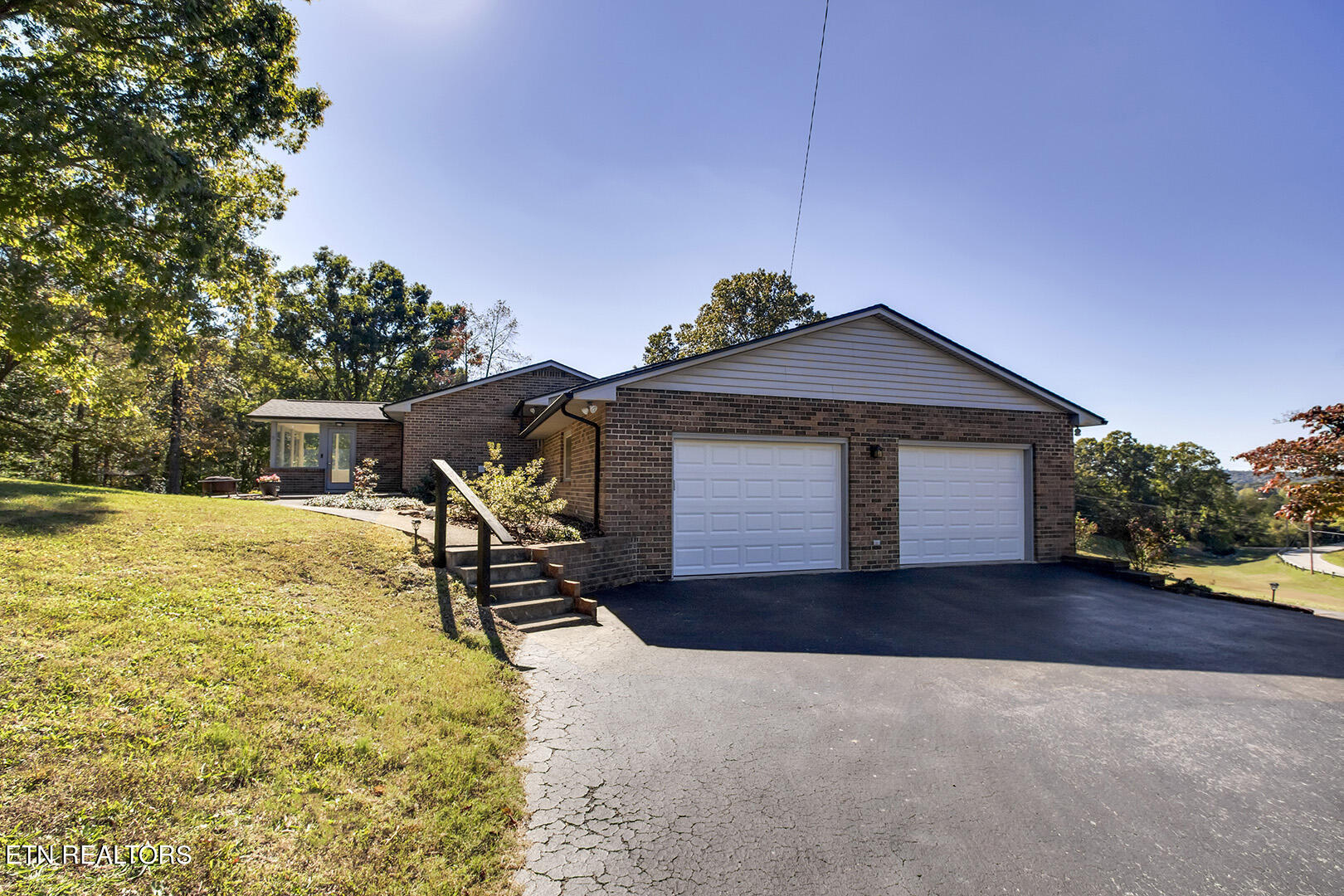 1050 Lawnville Rd