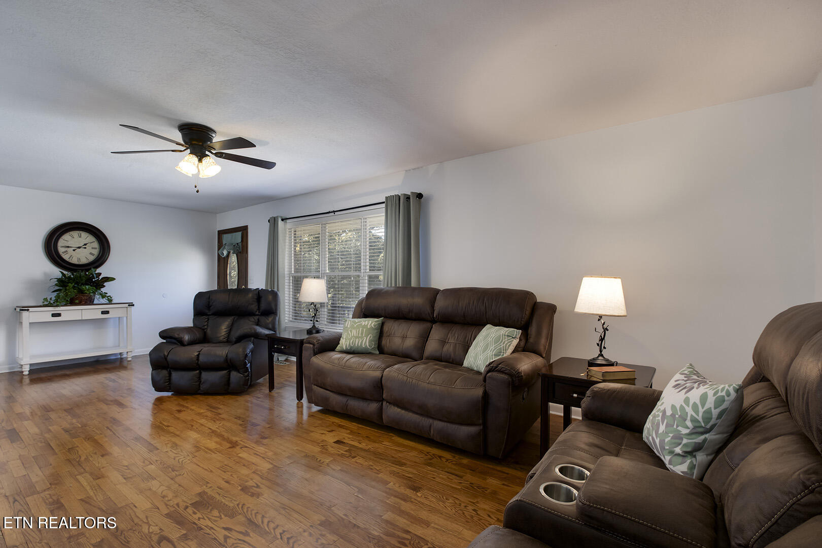 1050 Lawnville Rd