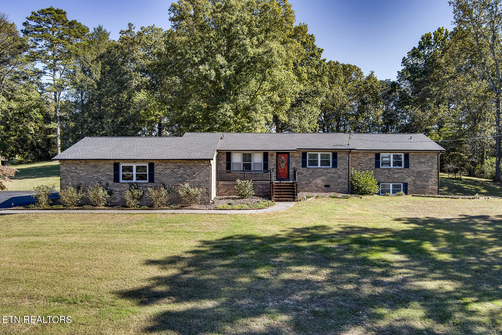 1050 Lawnville Rd