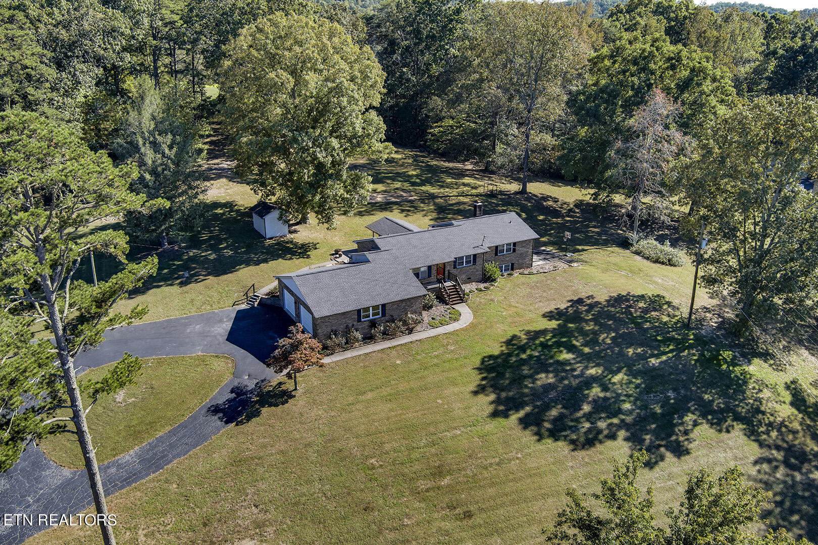 1050 Lawnville Rd