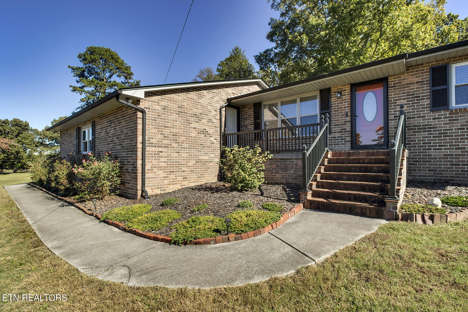 1050 Lawnville Rd