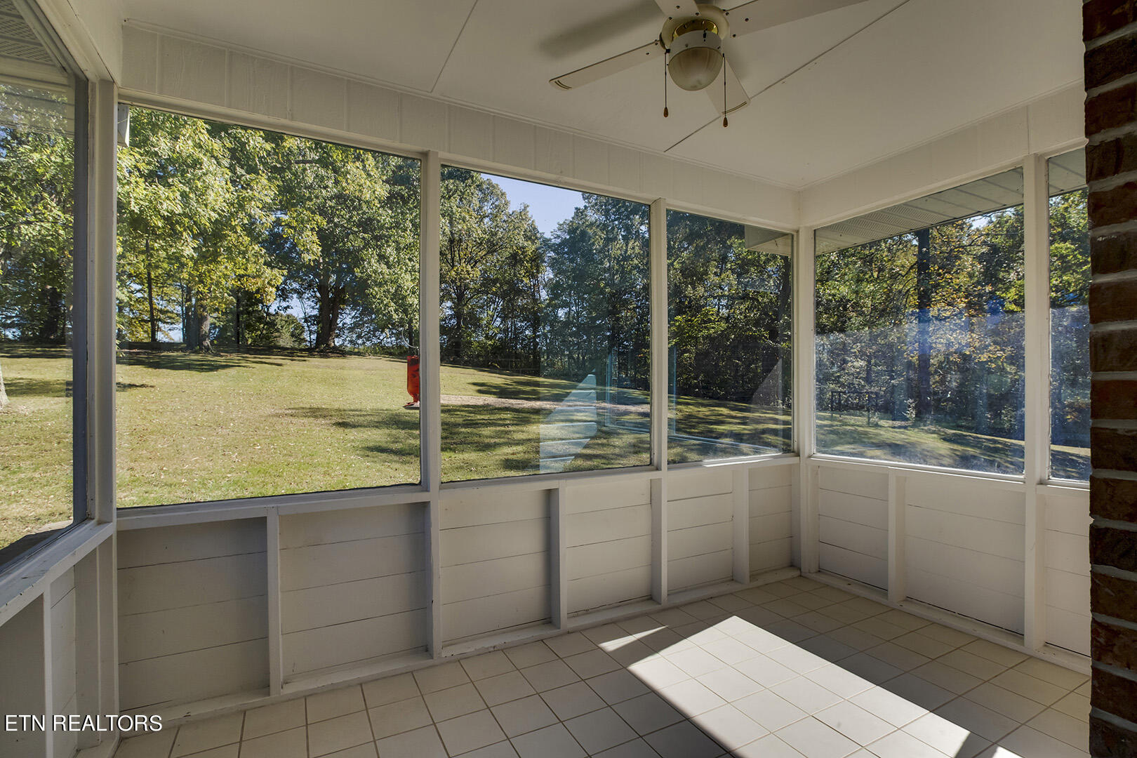 1050 Lawnville Rd