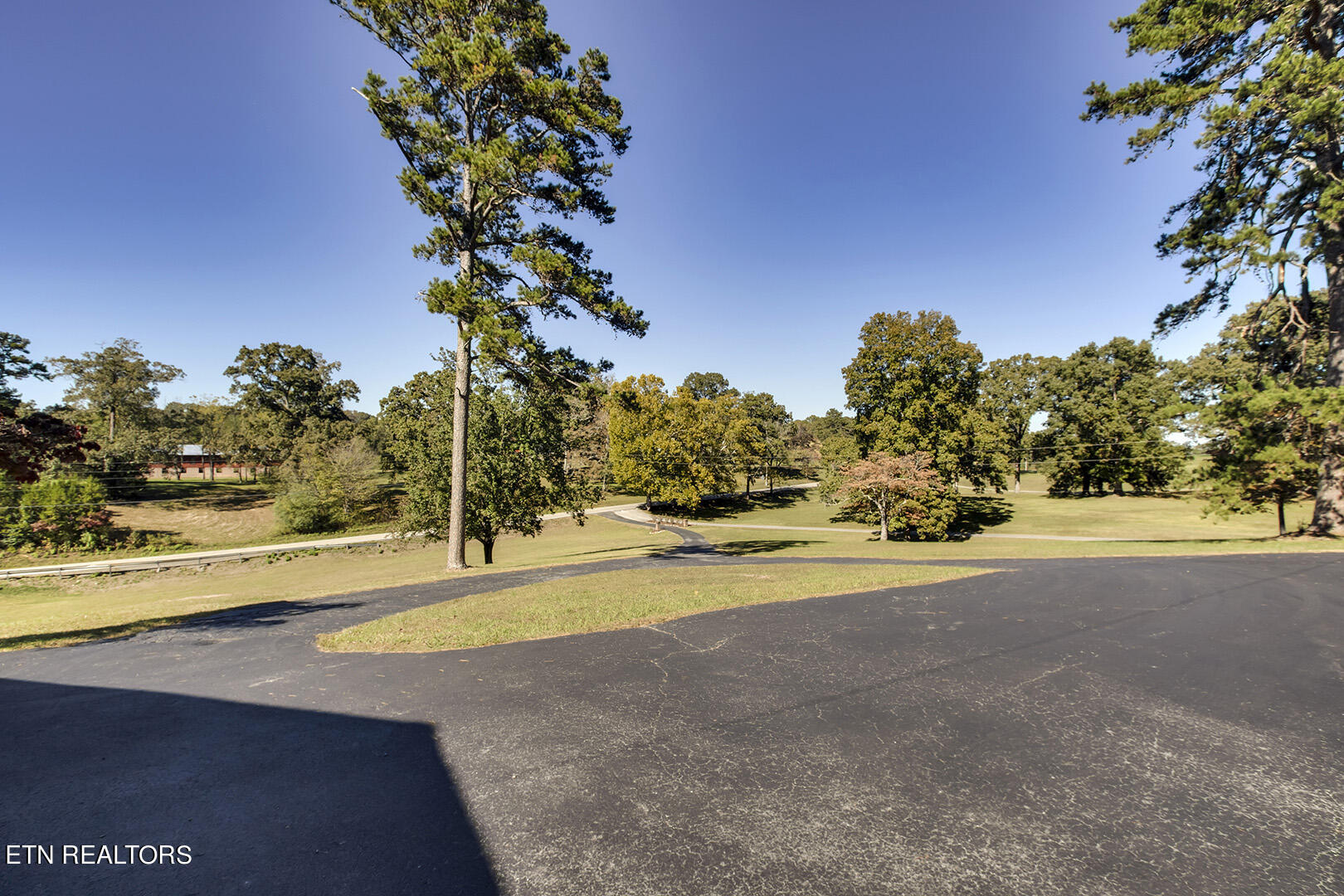 1050 Lawnville Rd