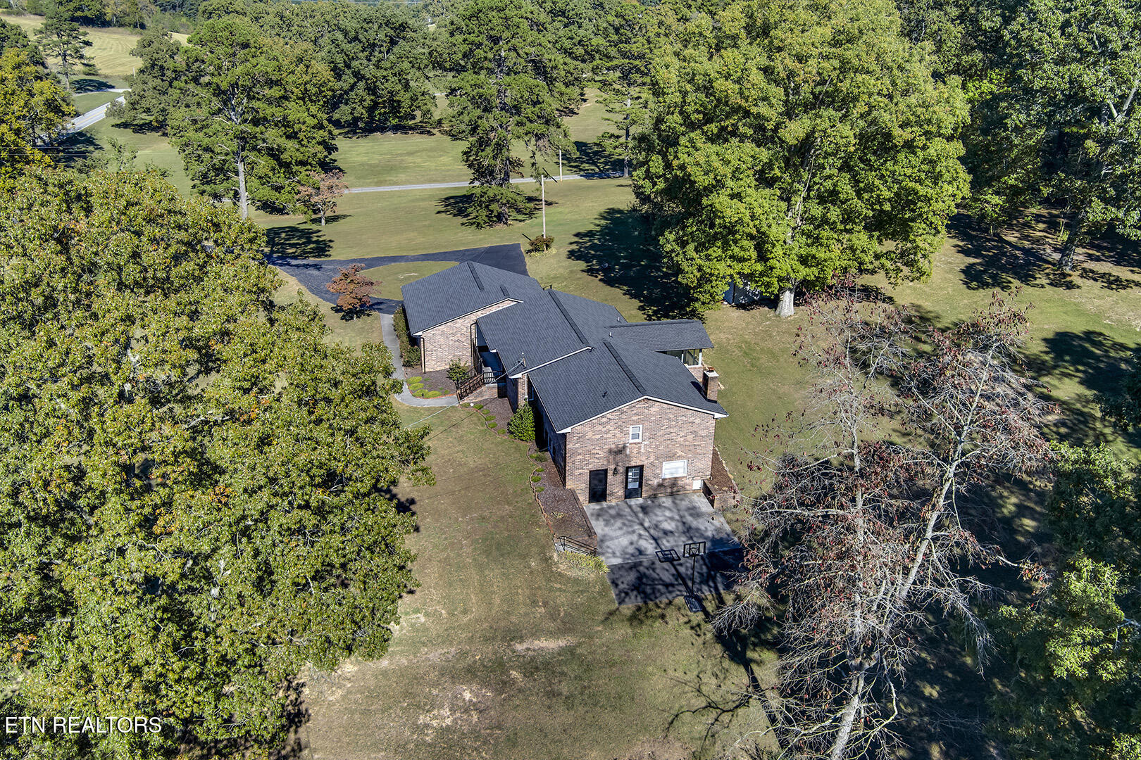 1050 Lawnville Rd