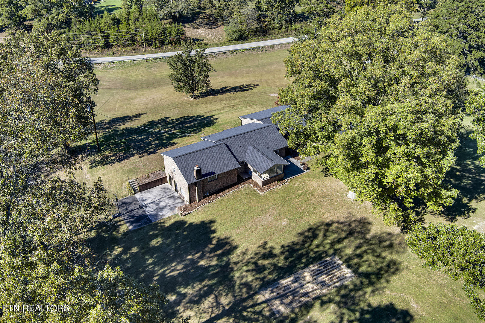1050 Lawnville Rd