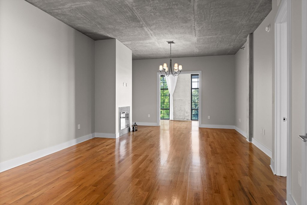 417 Frazier Ave # 303