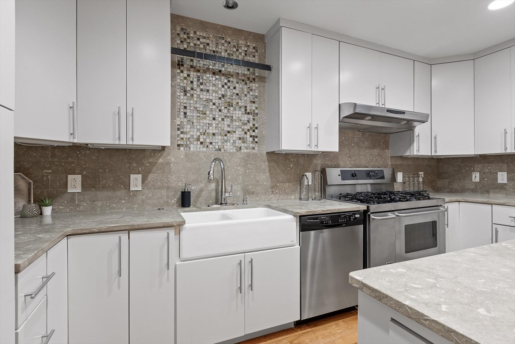 417 Frazier Ave # 303
