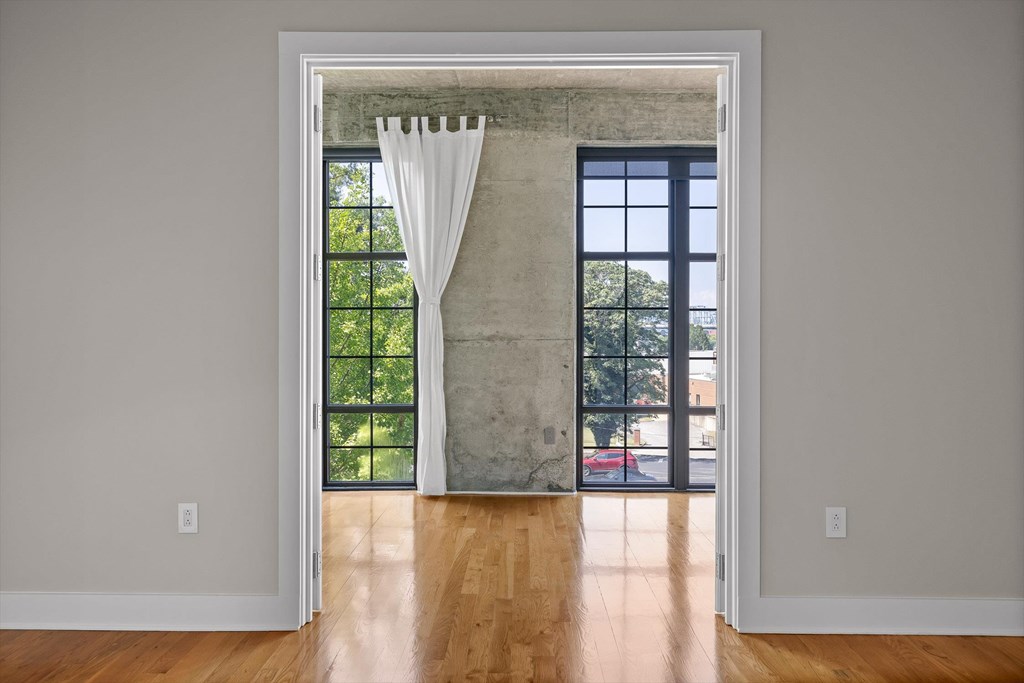 417 Frazier Ave # 303