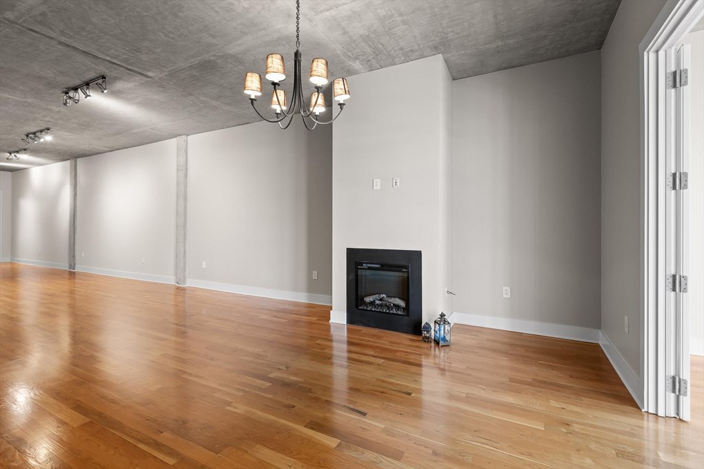 417 Frazier Ave # 303