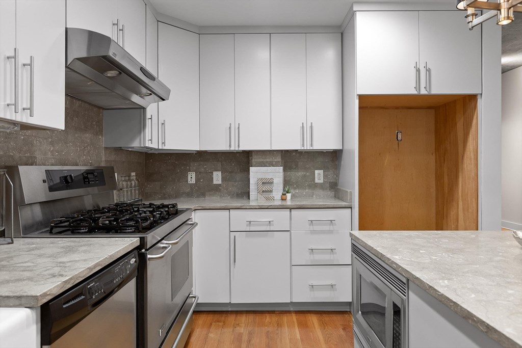 417 Frazier Ave # 303