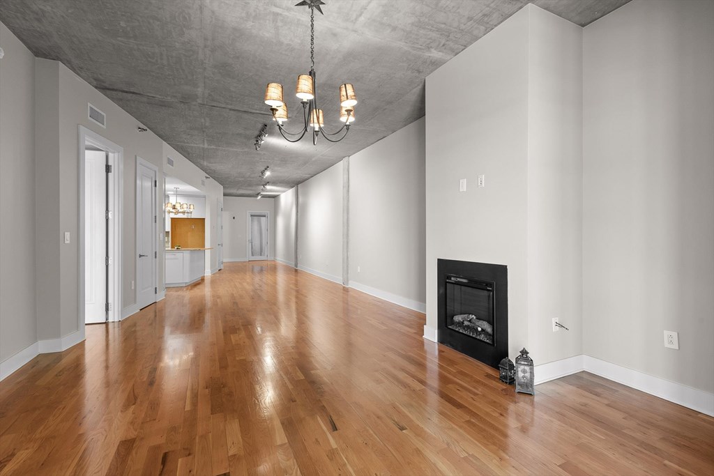 417 Frazier Ave # 303