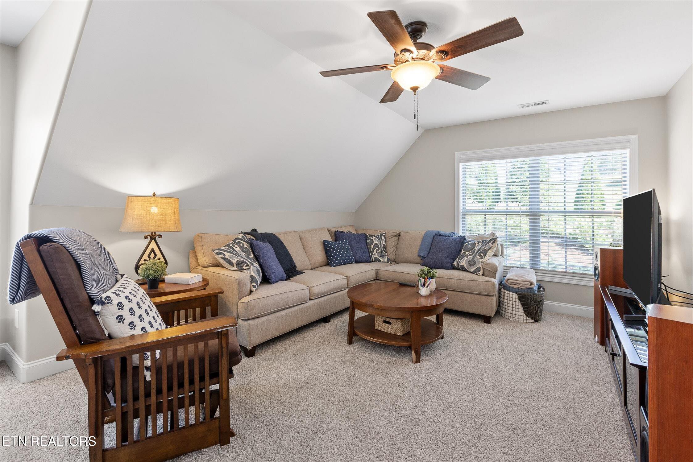 10045 Fox Cove Rd