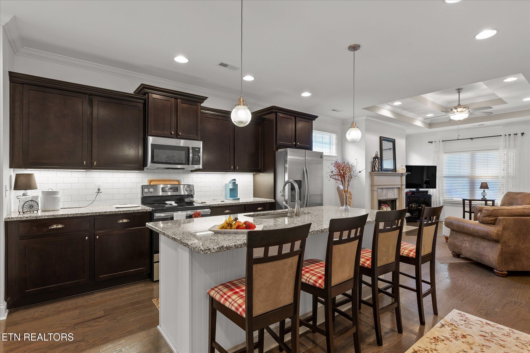 8242 Roy Lane
