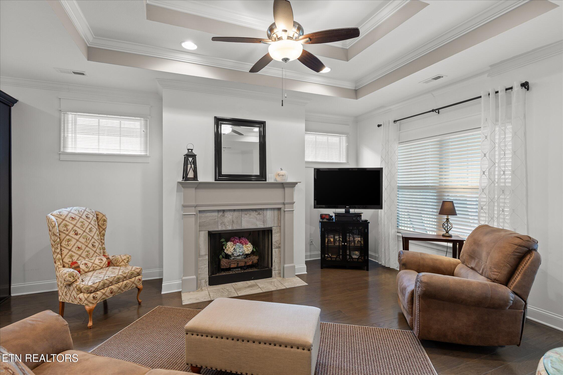 8242 Roy Lane