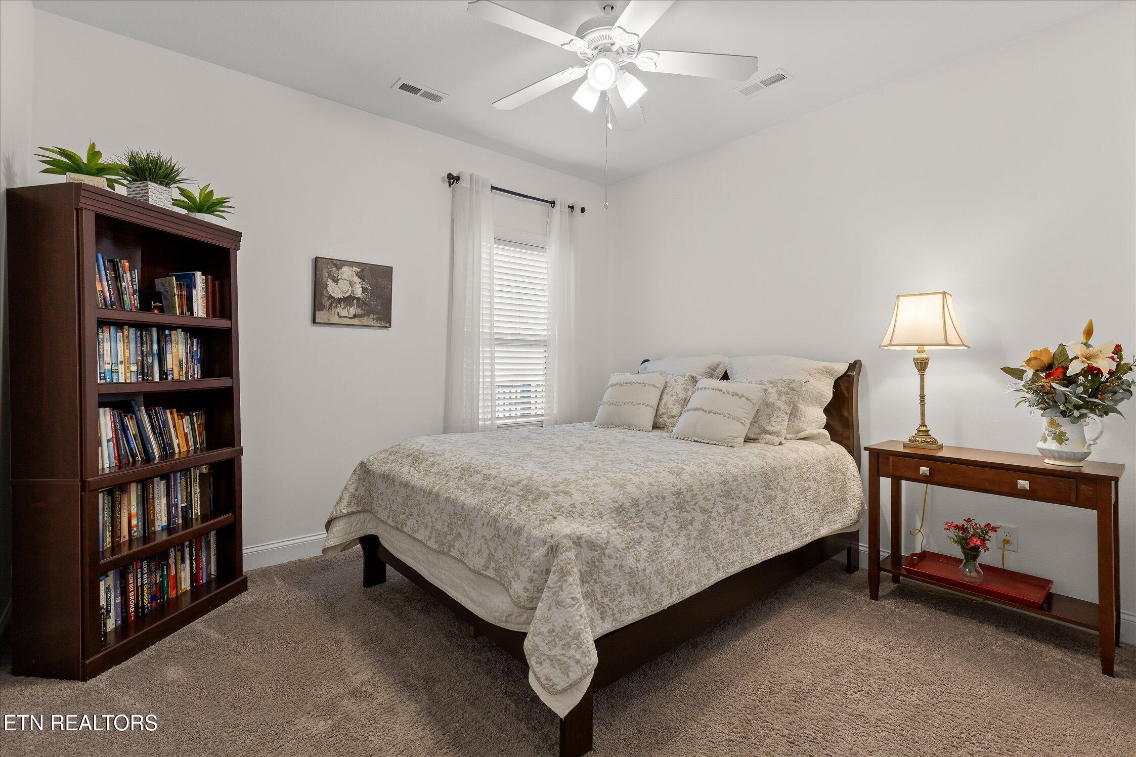 8242 Roy Lane