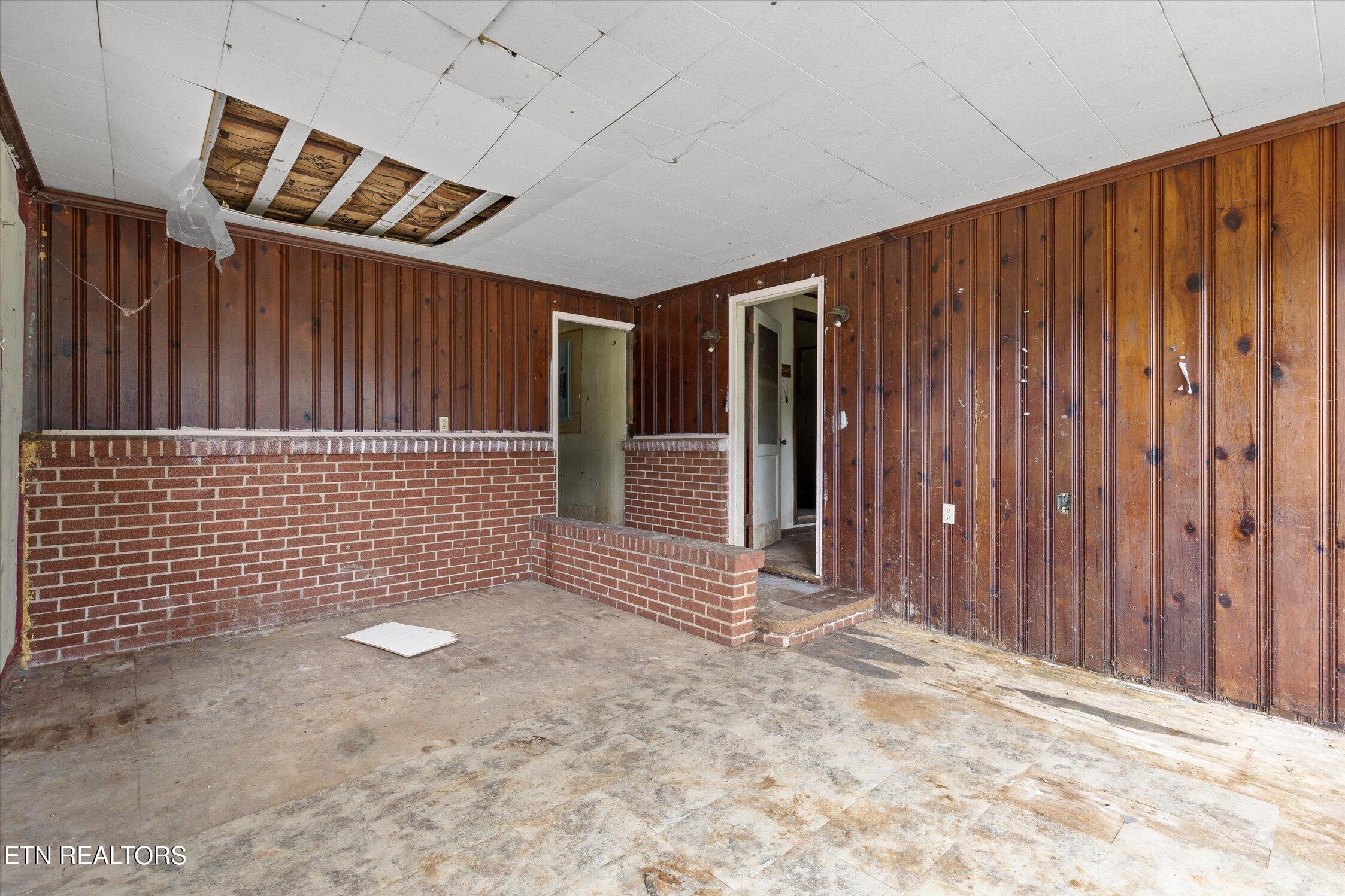 145 Pecan St