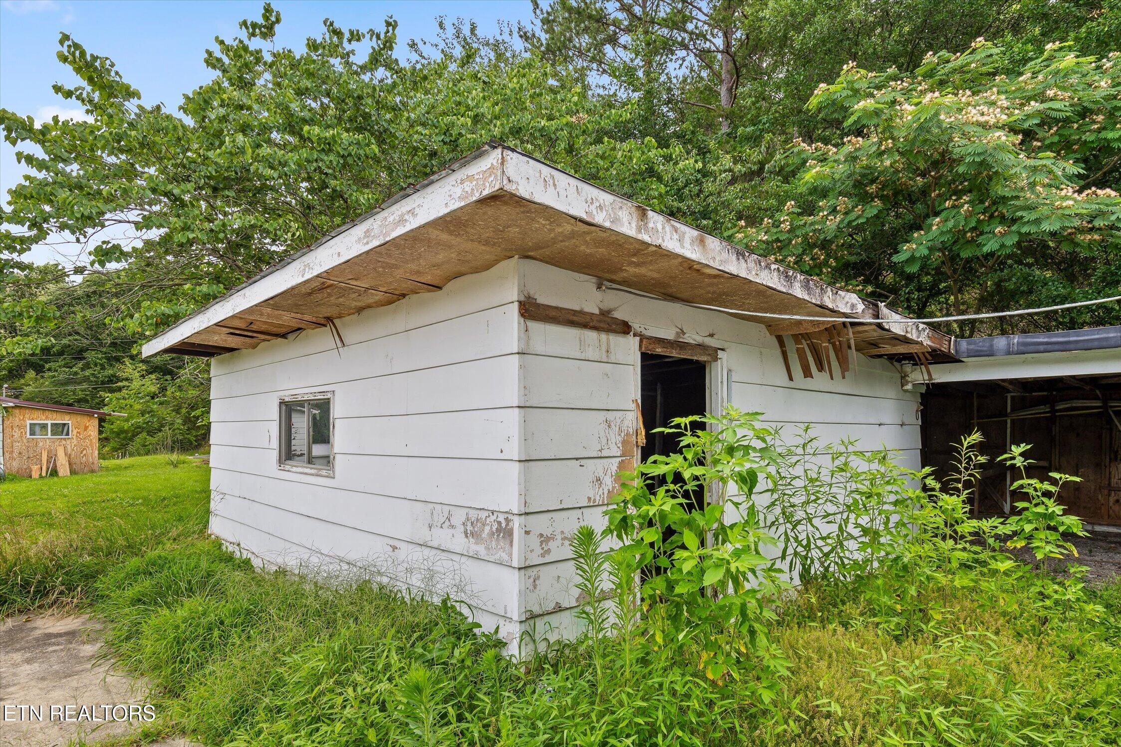 145 Pecan St