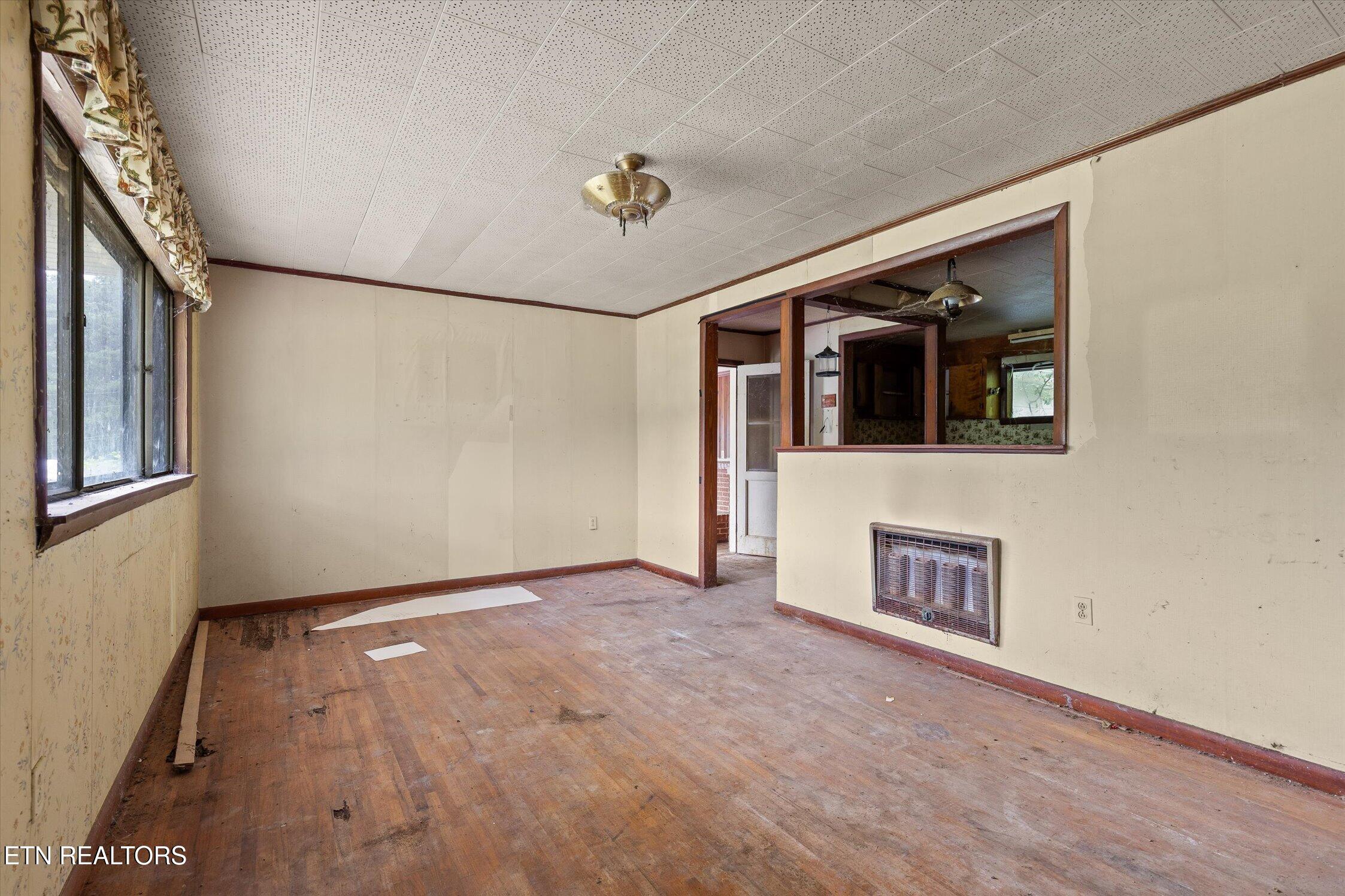 145 Pecan St