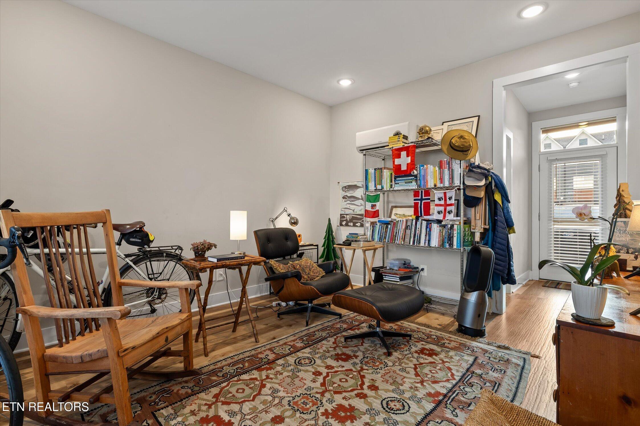 3169 Saint Elmo Ave